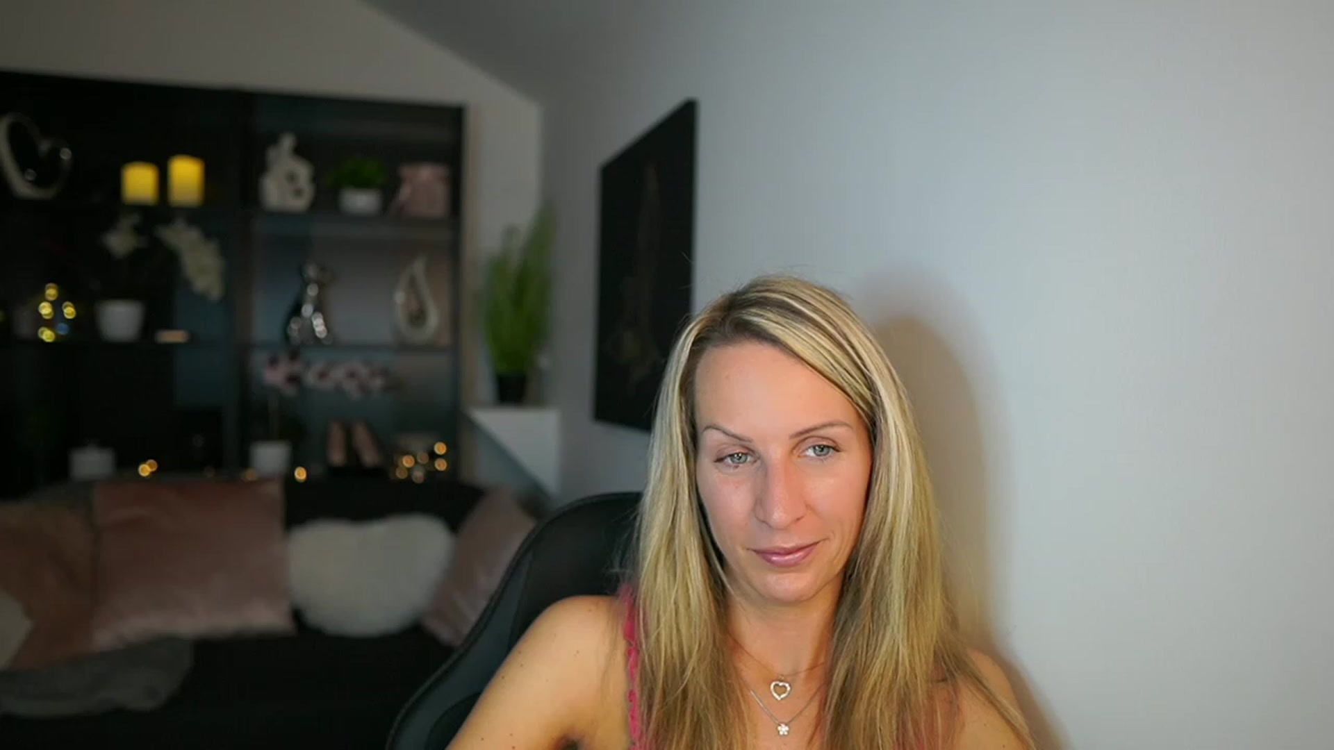 Gallery image thumbnail from Nikki__Sexx__'s myfreecams stream on, 11/07/2023, 20:02 image 13 of 20