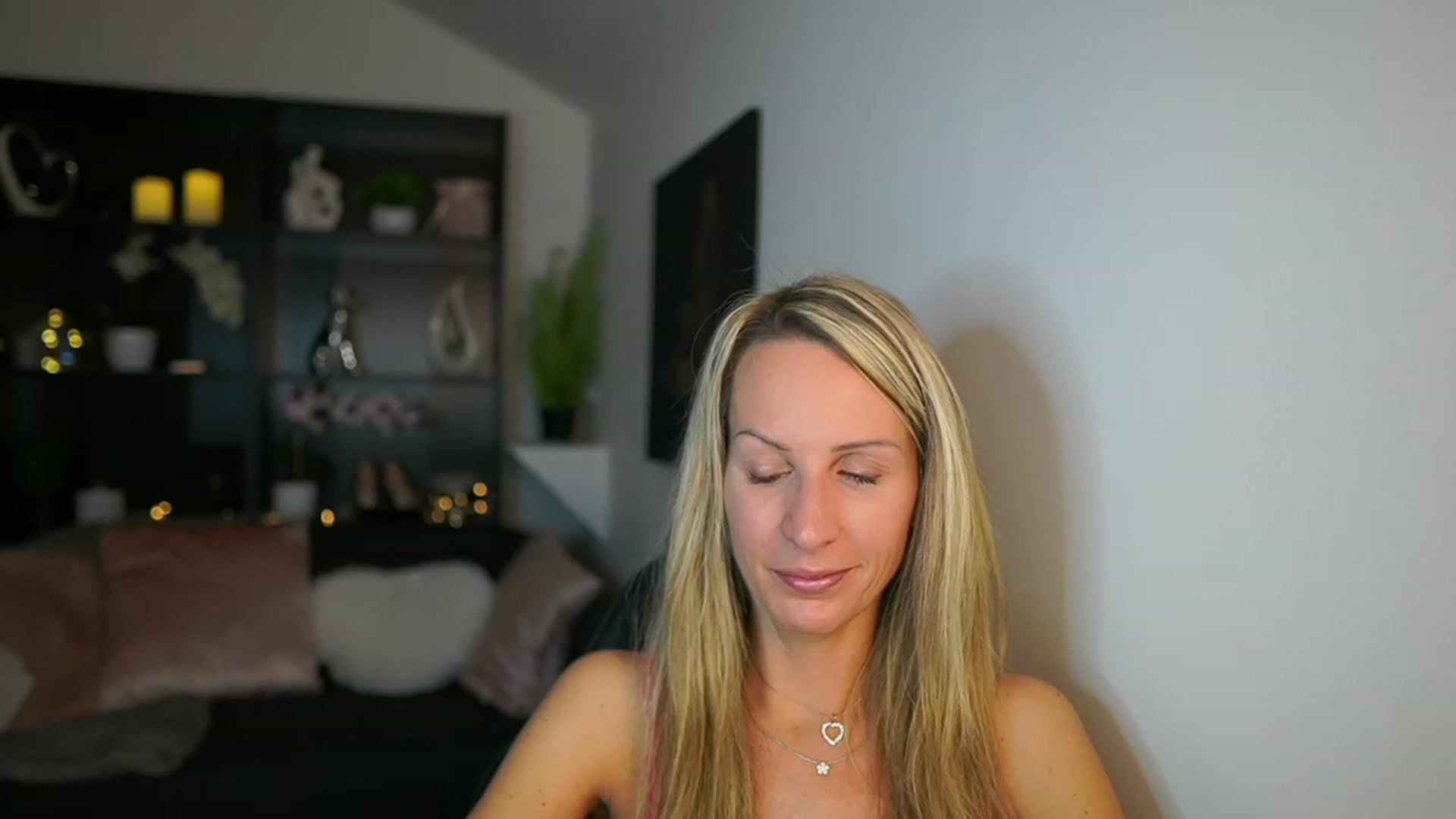 Gallery image thumbnail from Nikki__Sexx__'s myfreecams stream on, 11/07/2023, 20:02 image 6 of 20