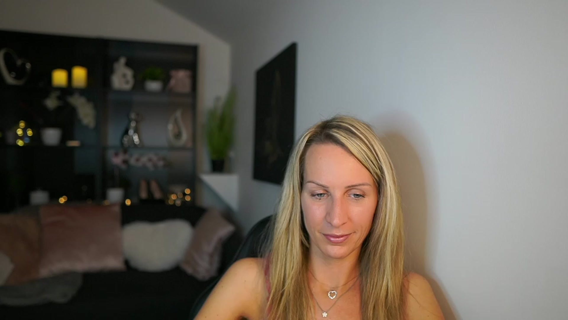 Gallery image thumbnail from Nikki__Sexx__'s myfreecams stream on, 11/07/2023, 20:02 image 17 of 20