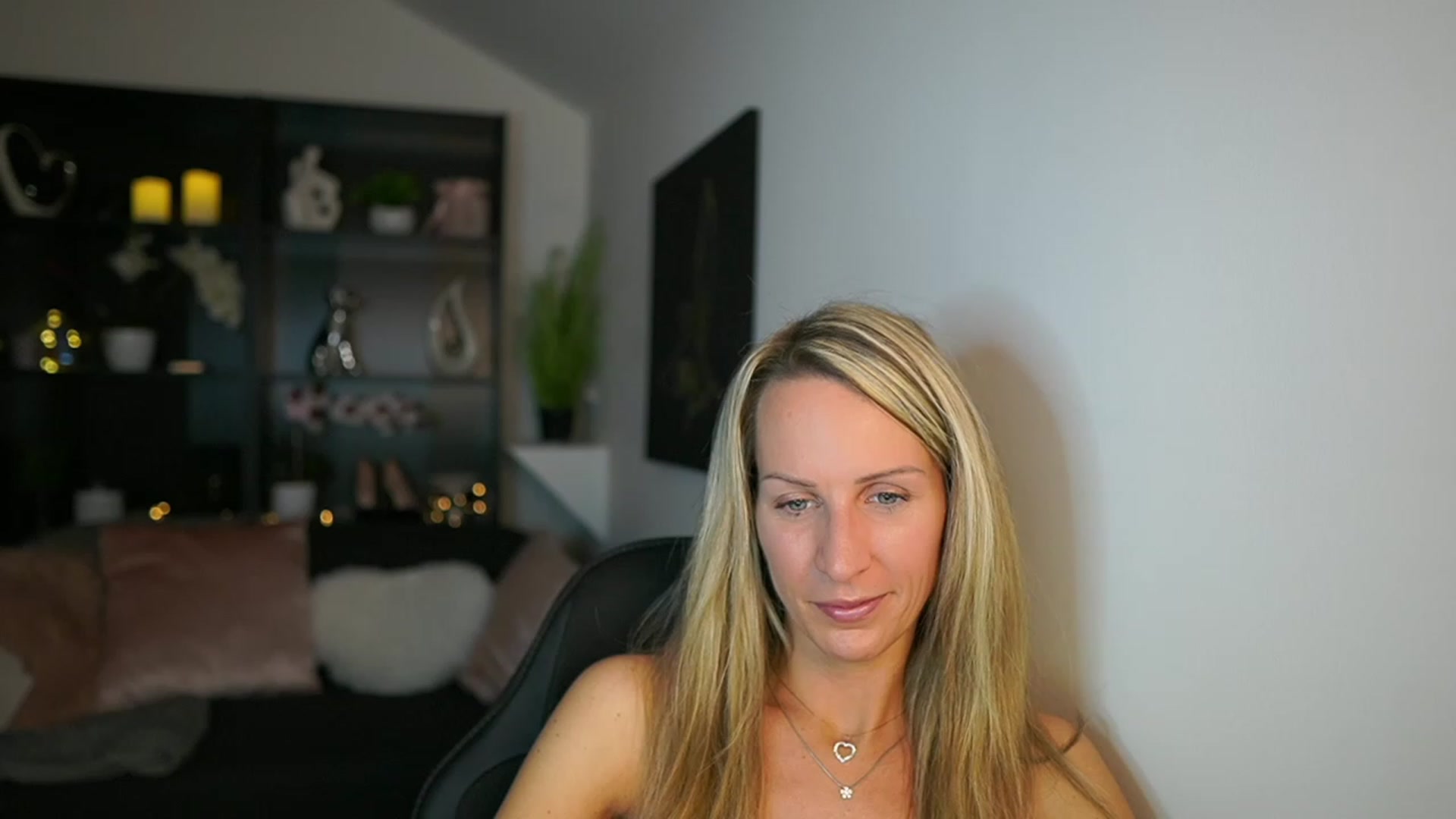 Gallery image thumbnail from Nikki__Sexx__'s myfreecams stream on, 11/07/2023, 20:02 image 14 of 20