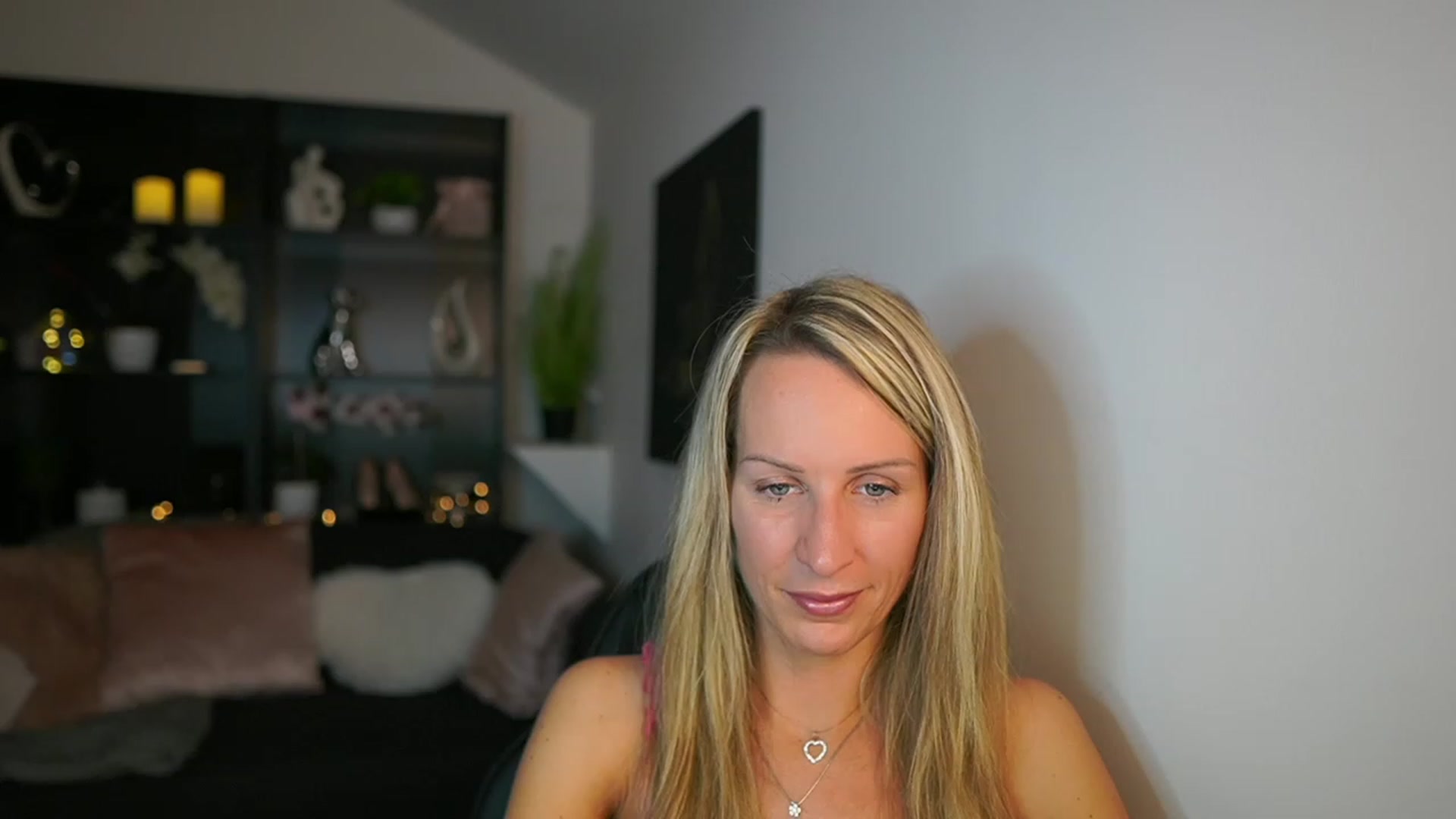 Gallery image thumbnail from Nikki__Sexx__'s myfreecams stream on, 11/07/2023, 20:02 image 1 of 20