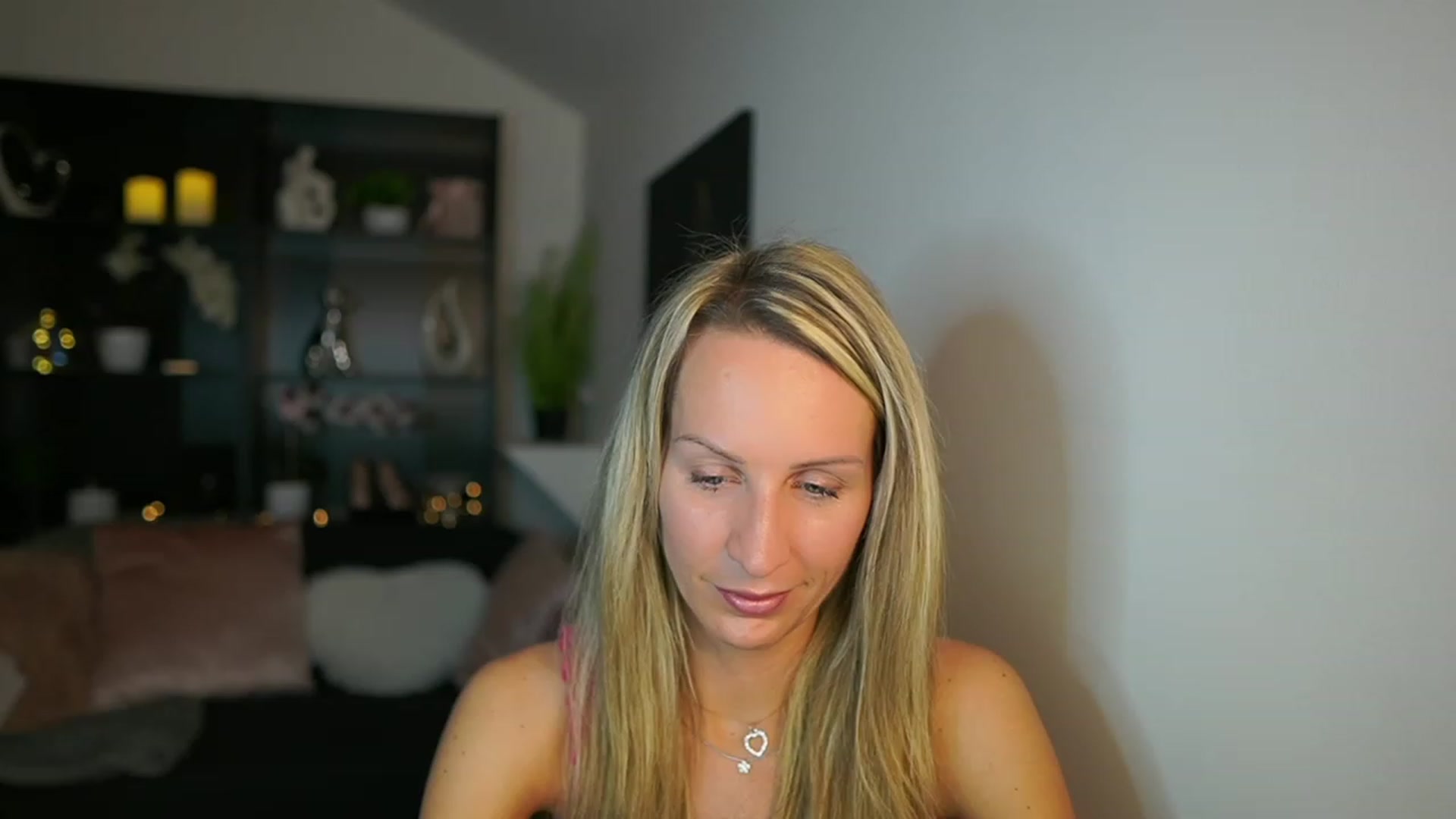 Gallery image thumbnail from Nikki__Sexx__'s myfreecams stream on, 11/07/2023, 23:10 image 5 of 20