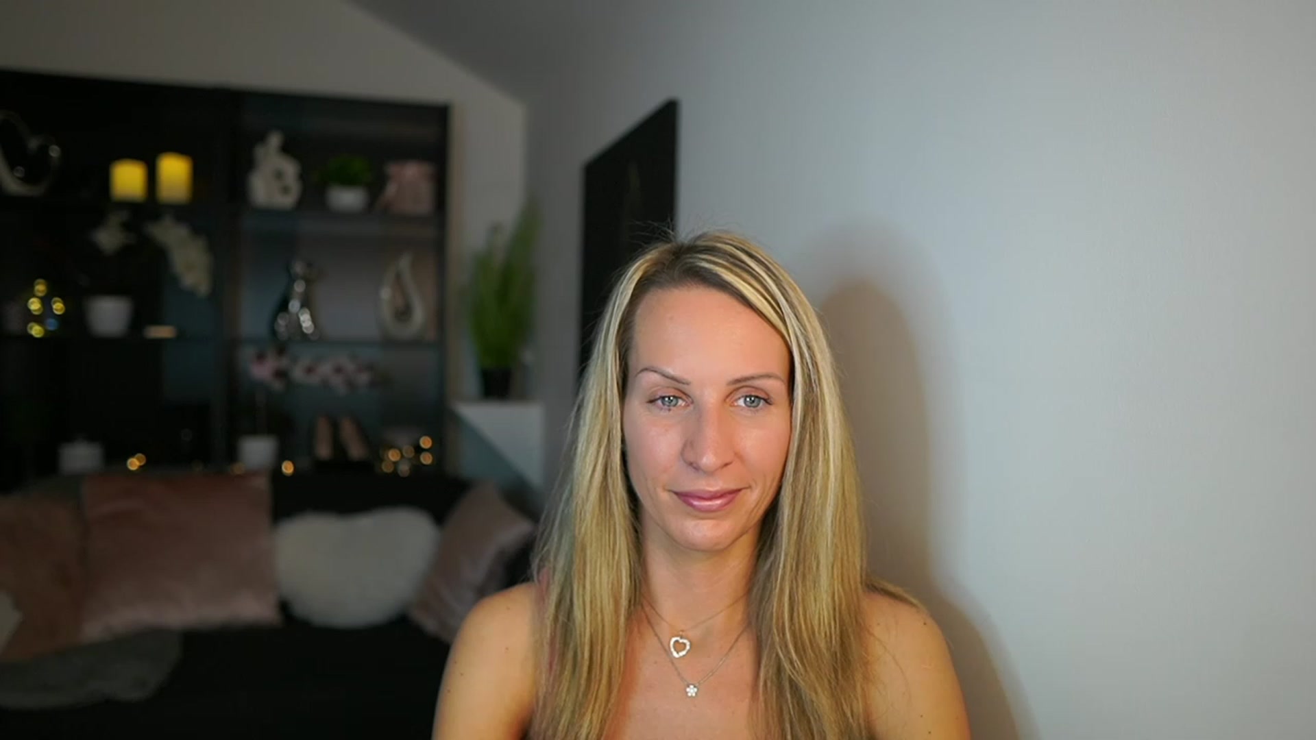 Gallery image thumbnail from Nikki__Sexx__'s myfreecams stream on, 11/07/2023, 23:10 image 18 of 20