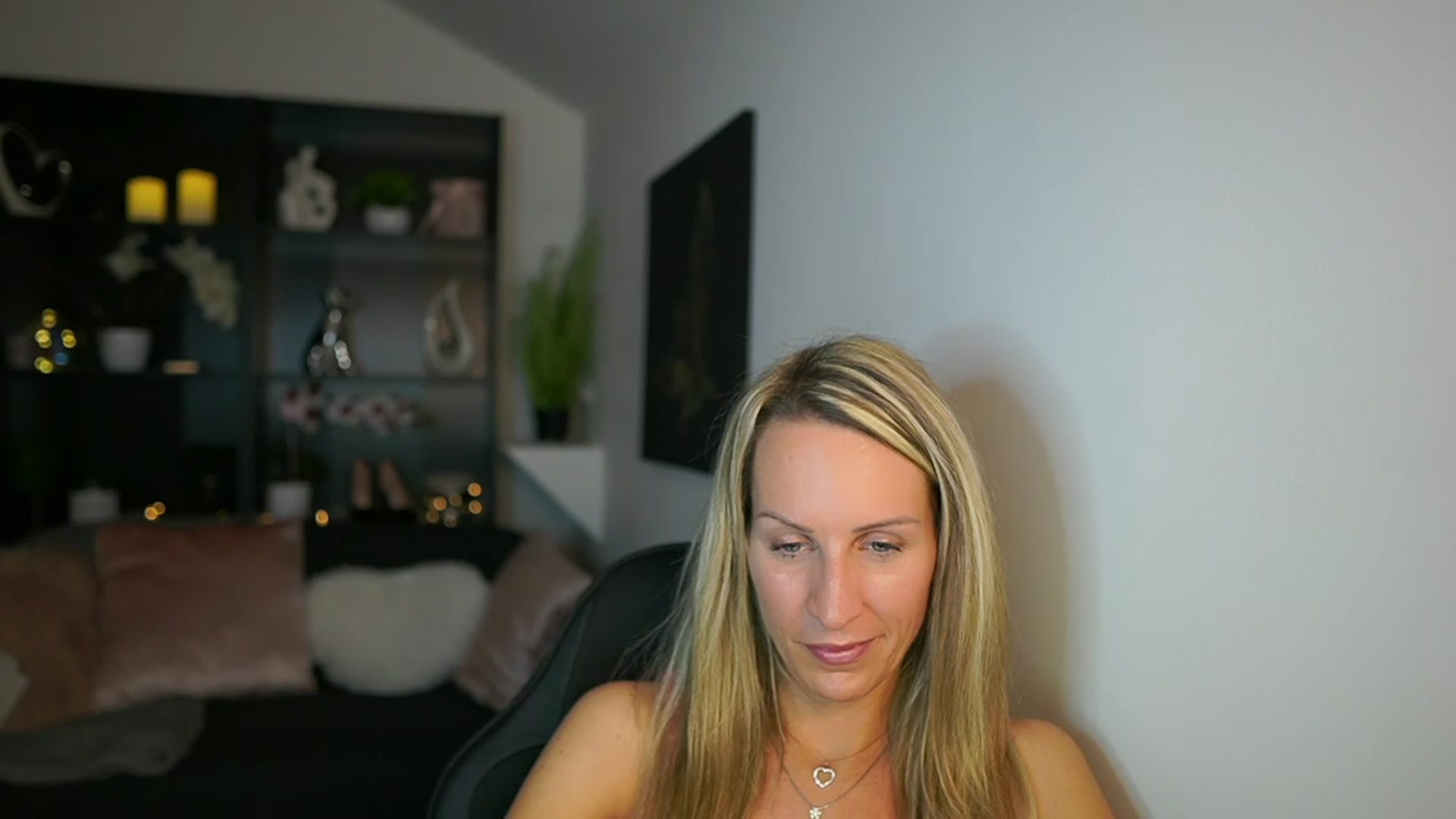 Gallery image thumbnail from Nikki__Sexx__'s myfreecams stream on, 11/07/2023, 23:10 image 3 of 20