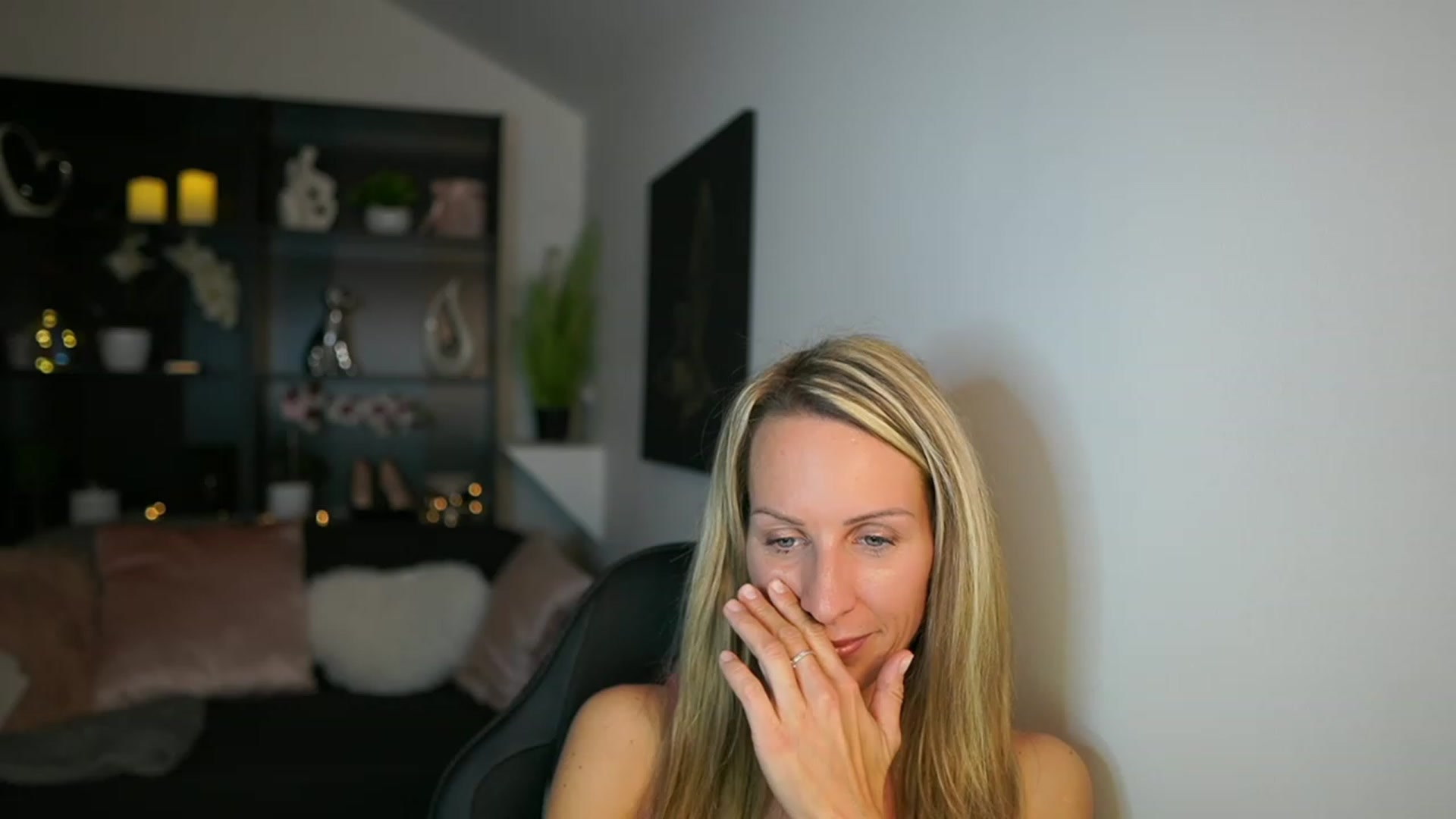 Gallery image thumbnail from Nikki__Sexx__'s myfreecams stream on, 11/07/2023, 23:10 image 4 of 20