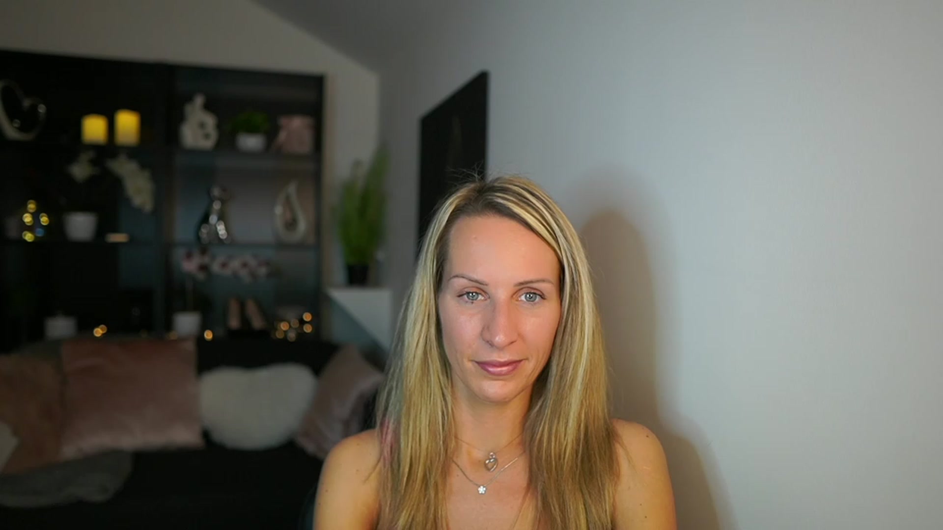 Gallery image thumbnail from Nikki__Sexx__'s myfreecams stream on, 11/07/2023, 23:10 image 14 of 20