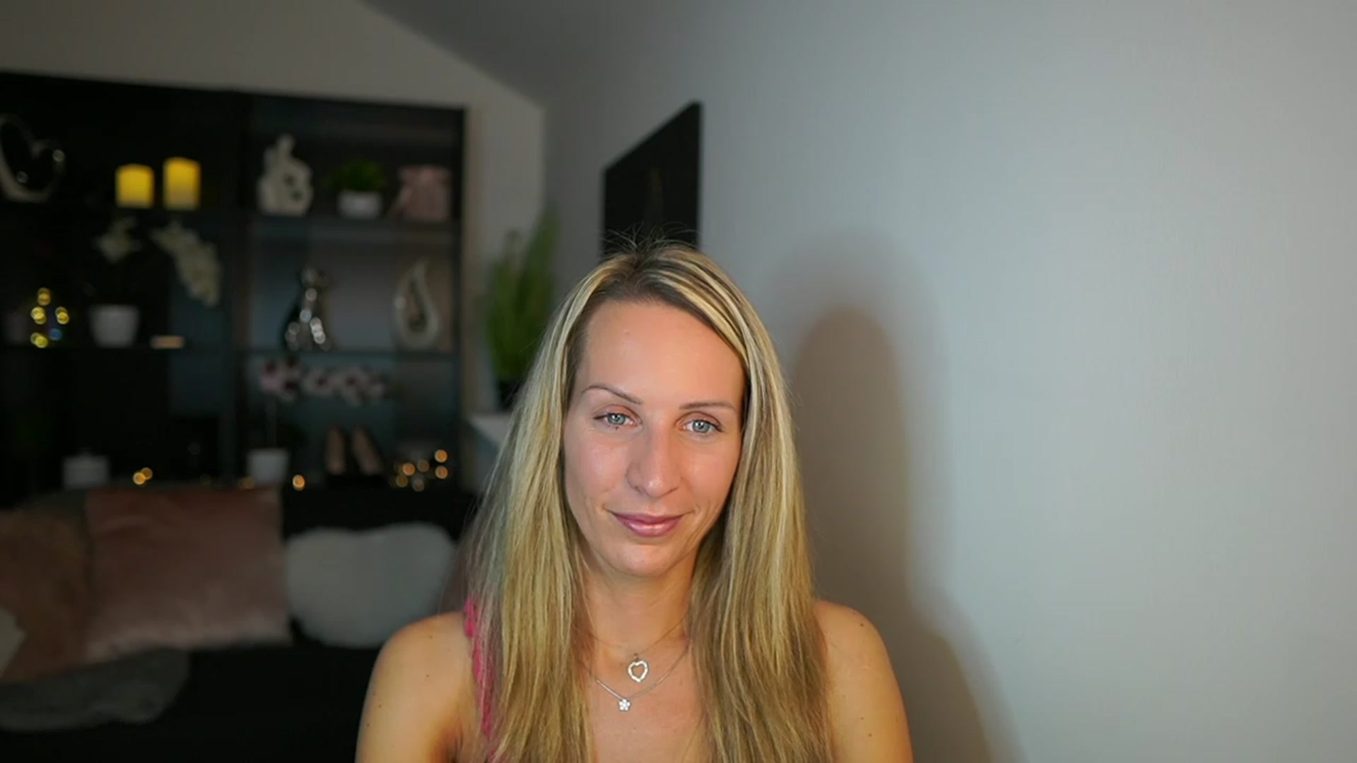 Gallery image thumbnail from Nikki__Sexx__'s myfreecams stream on, 11/07/2023, 23:10 image 10 of 20