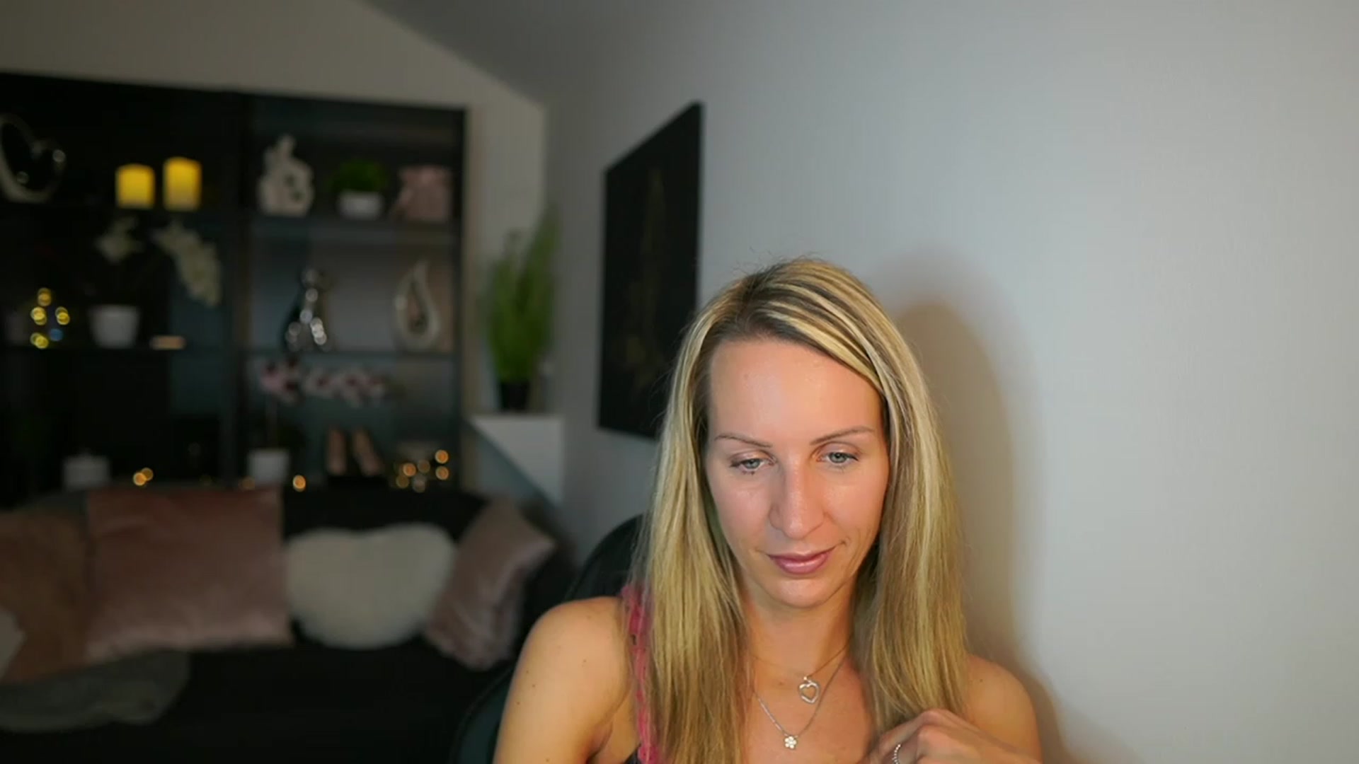 Gallery image thumbnail from Nikki__Sexx__'s myfreecams stream on, 11/07/2023, 23:10 image 15 of 20