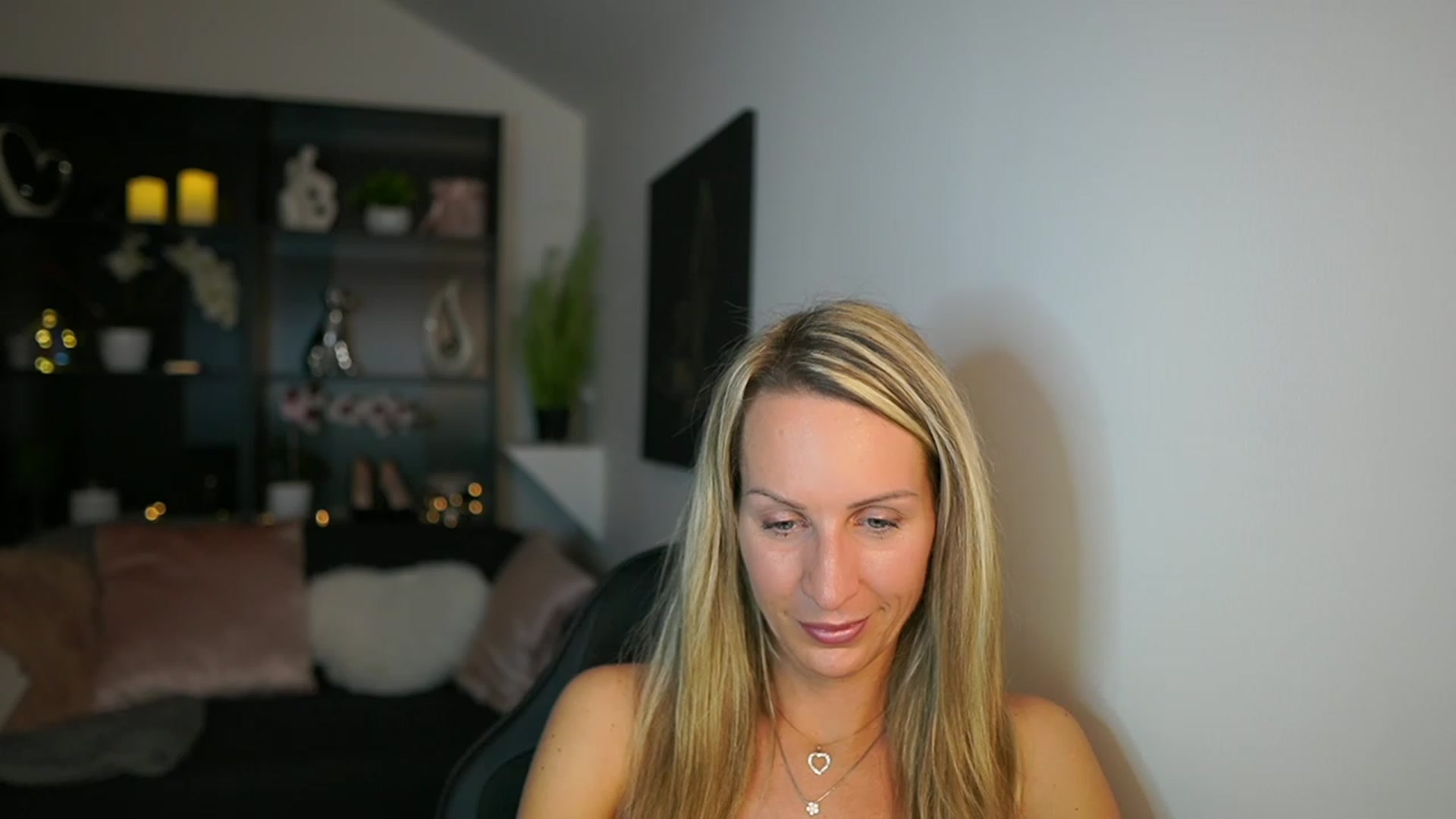 Gallery image thumbnail from Nikki__Sexx__'s myfreecams stream on, 11/07/2023, 23:10 image 1 of 20