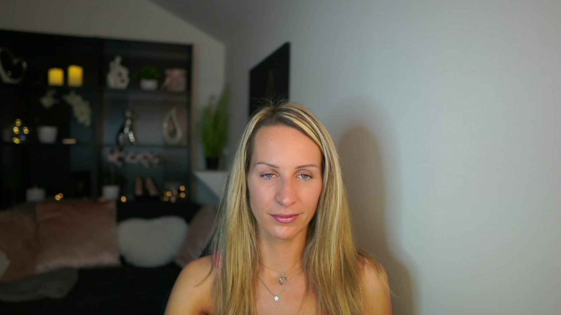 Gallery image thumbnail from Nikki__Sexx__'s myfreecams stream on, 11/07/2023, 23:10 image 13 of 20