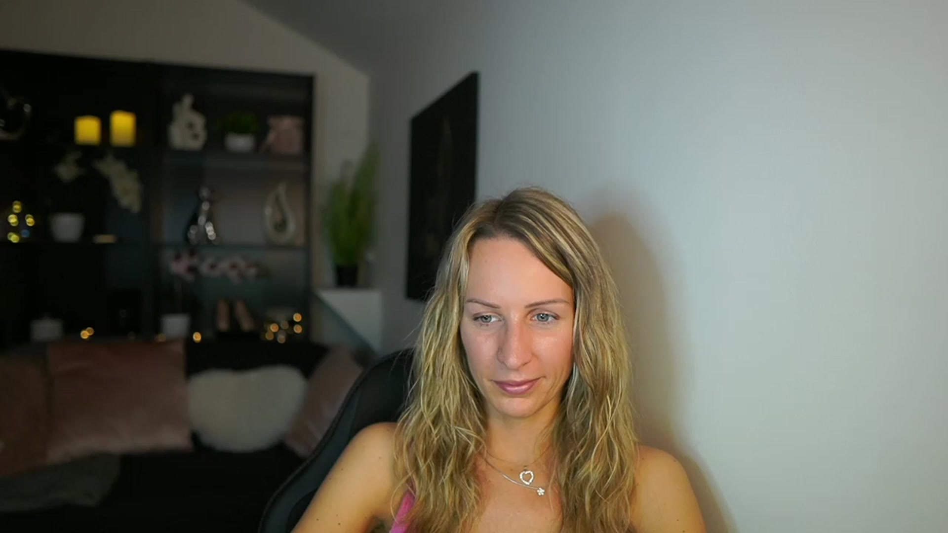 Gallery image thumbnail from Nikki__Sexx__'s myfreecams stream on, 11/09/2023, 15:29 image 13 of 20