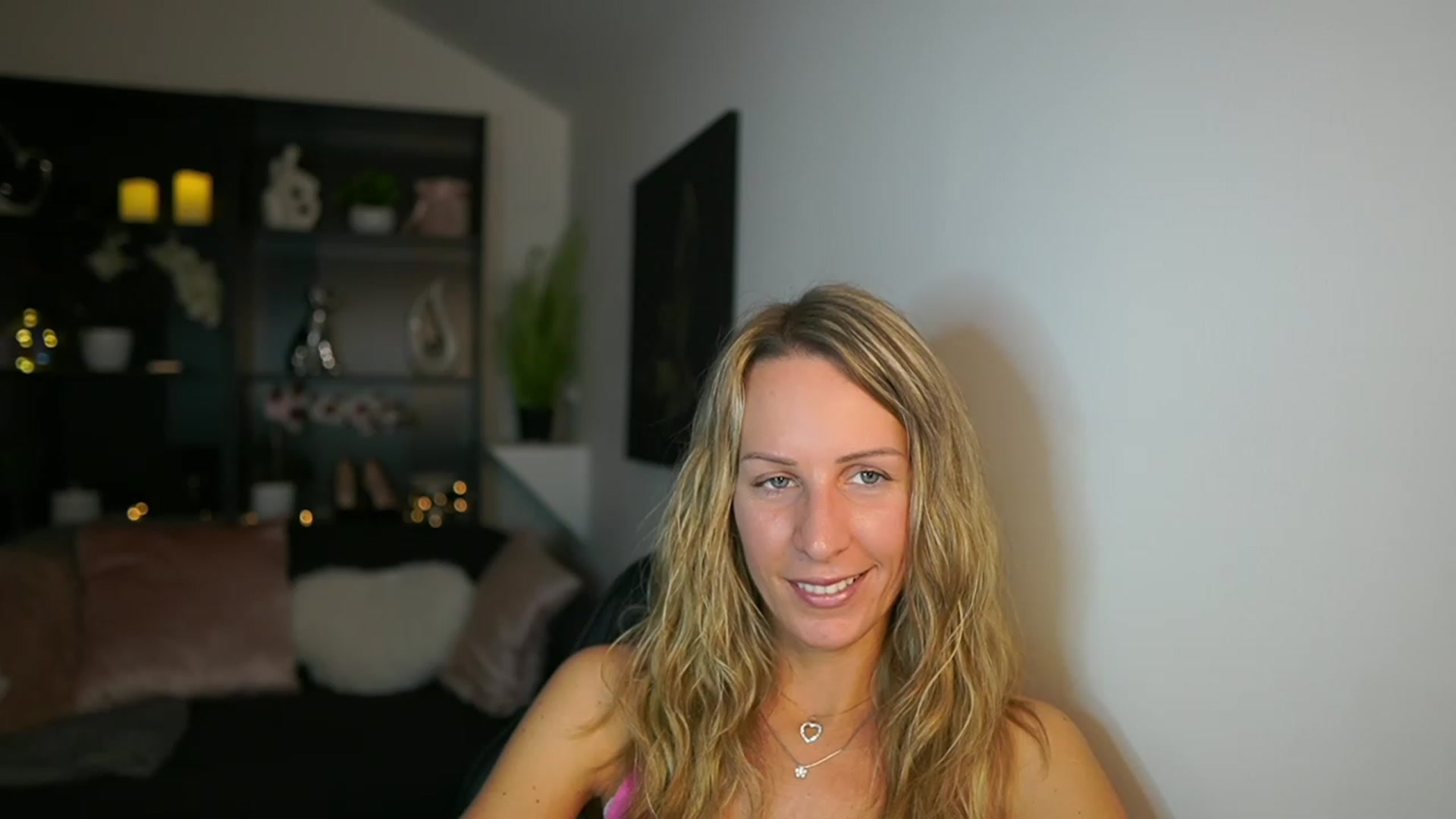 Gallery image thumbnail from Nikki__Sexx__'s myfreecams stream on, 11/09/2023, 15:29 image 6 of 20