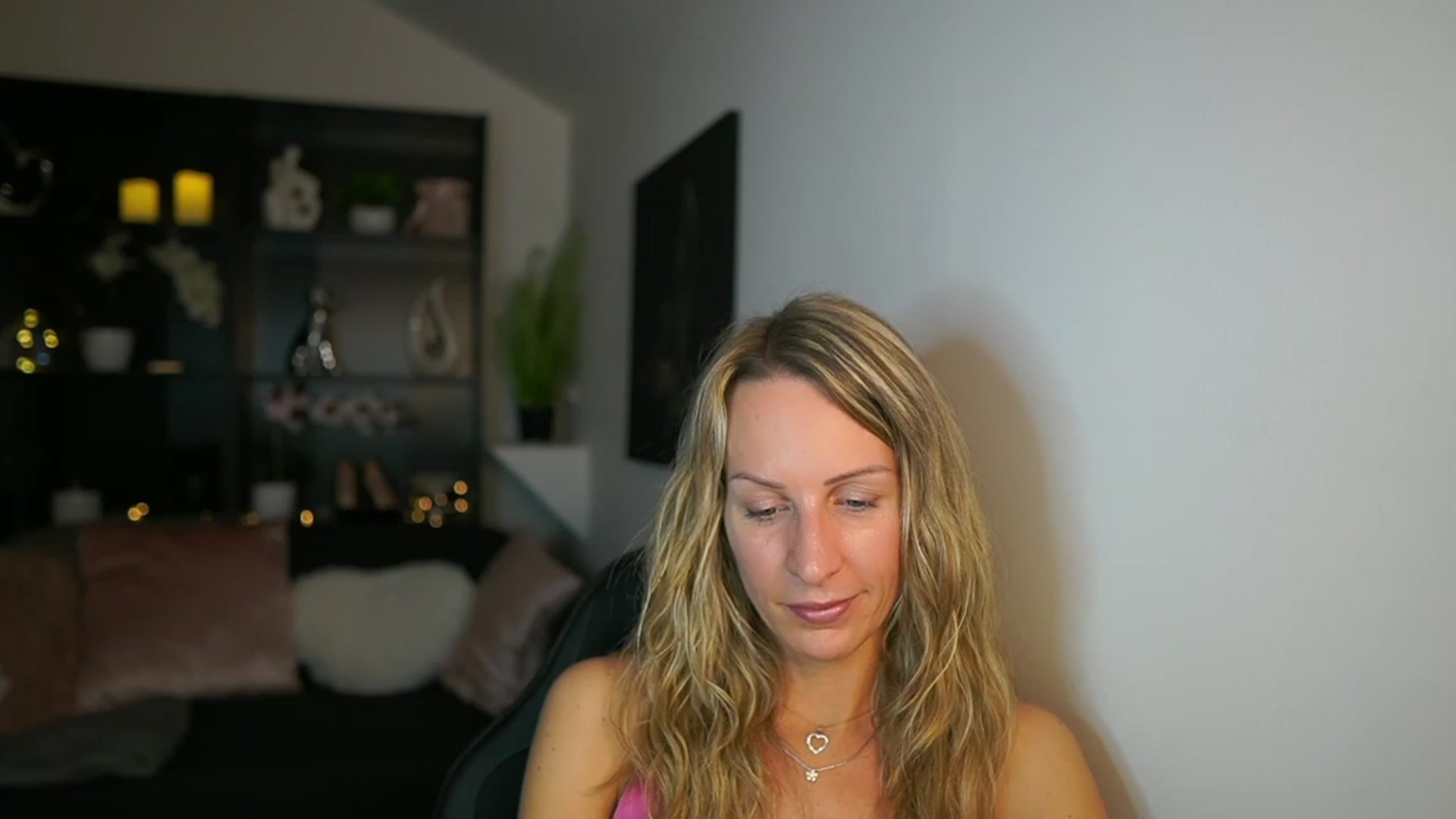 Gallery image thumbnail from Nikki__Sexx__'s myfreecams stream on, 11/09/2023, 15:29 image 8 of 20