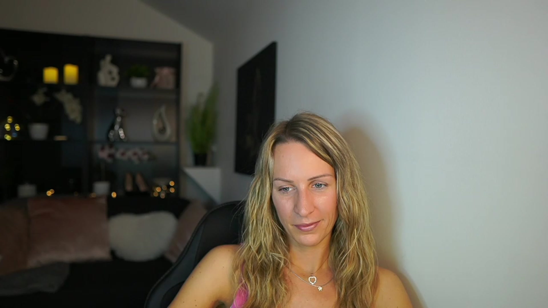 Gallery image thumbnail from Nikki__Sexx__'s myfreecams stream on, 11/09/2023, 15:29 image 14 of 20