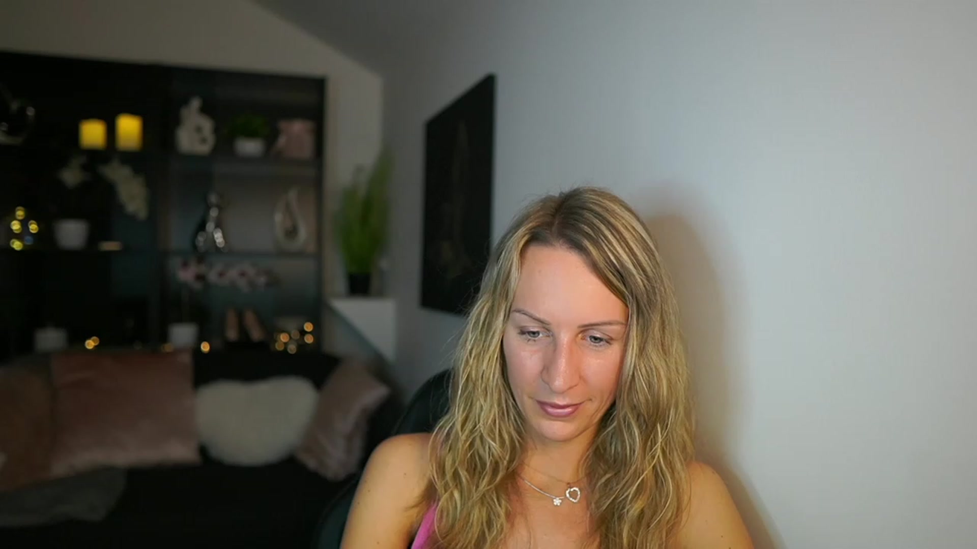 Gallery image thumbnail from Nikki__Sexx__'s myfreecams stream on, 11/09/2023, 15:29 image 5 of 20