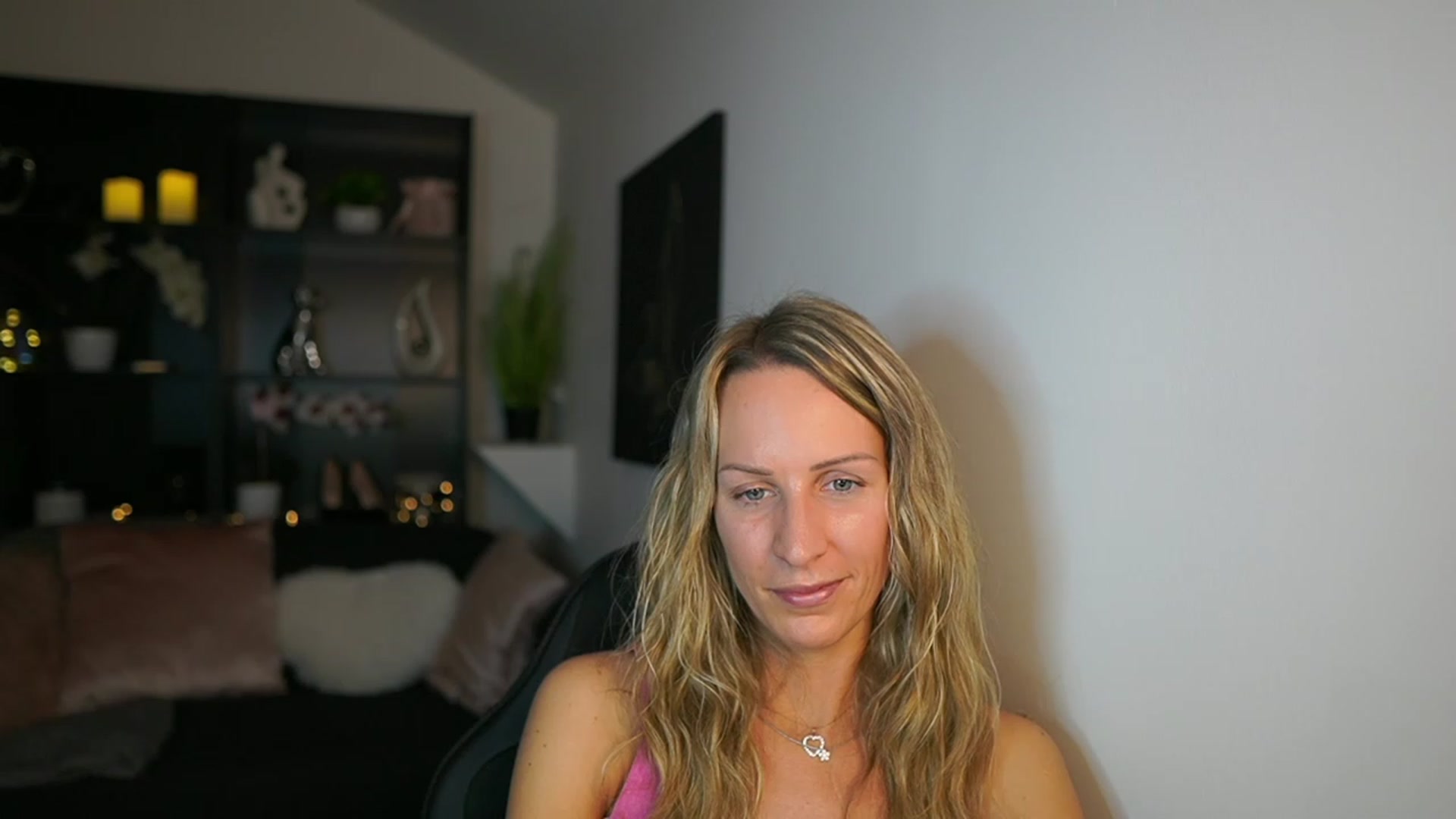 Gallery image thumbnail from Nikki__Sexx__'s myfreecams stream on, 11/09/2023, 16:55 image 15 of 20