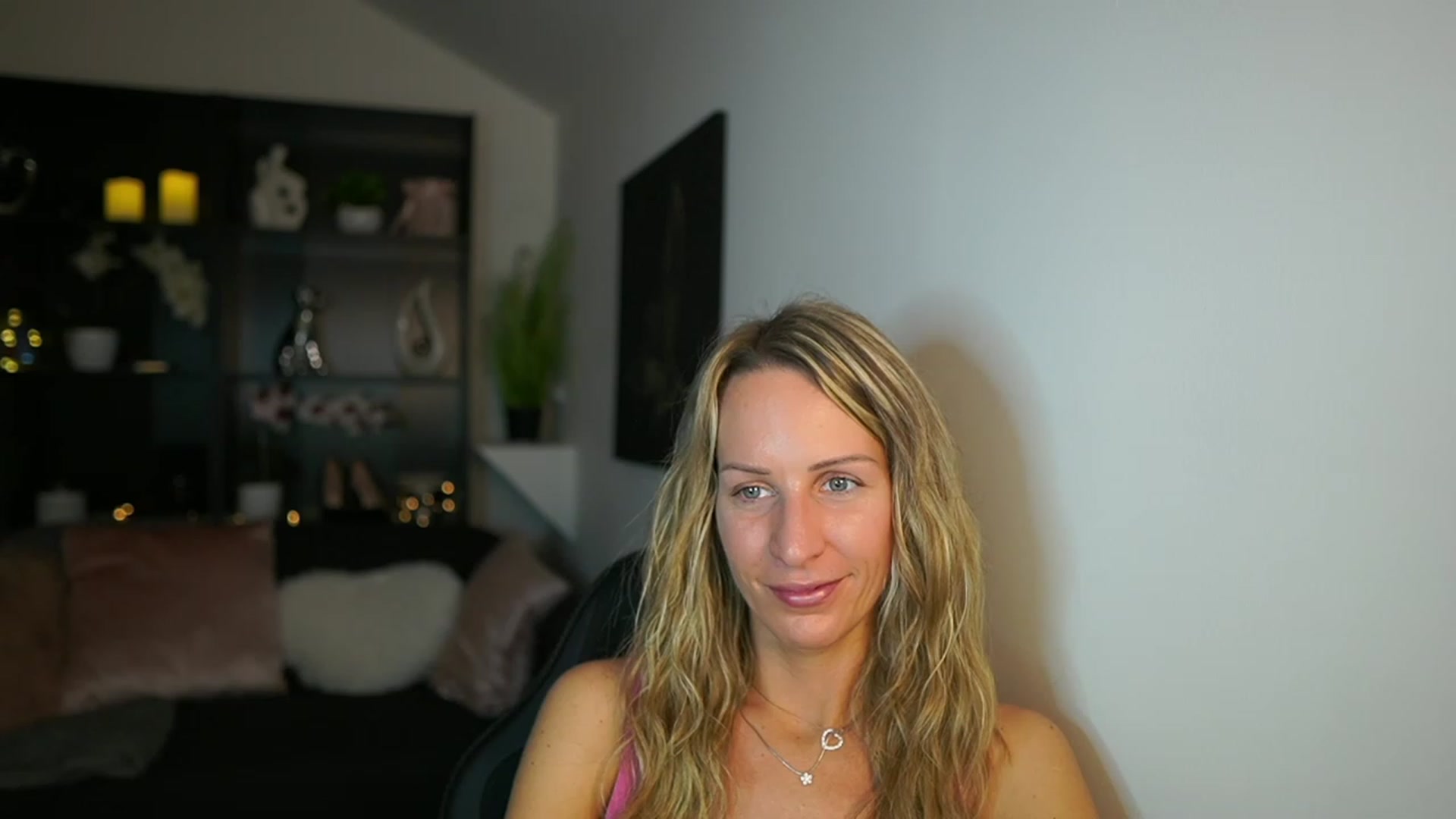 Gallery image thumbnail from Nikki__Sexx__'s myfreecams stream on, 11/09/2023, 18:44 image 6 of 20