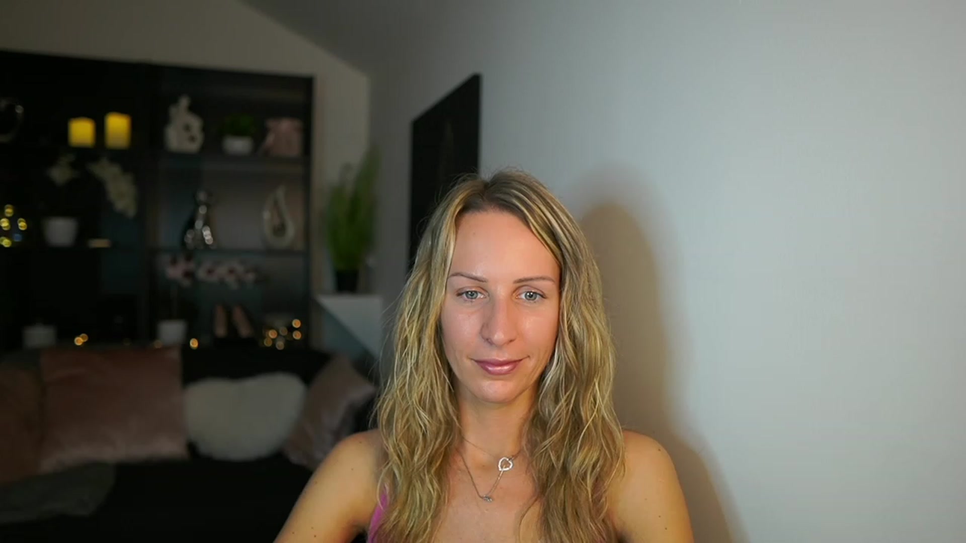 Gallery image thumbnail from Nikki__Sexx__'s myfreecams stream on, 11/09/2023, 18:44 image 3 of 20