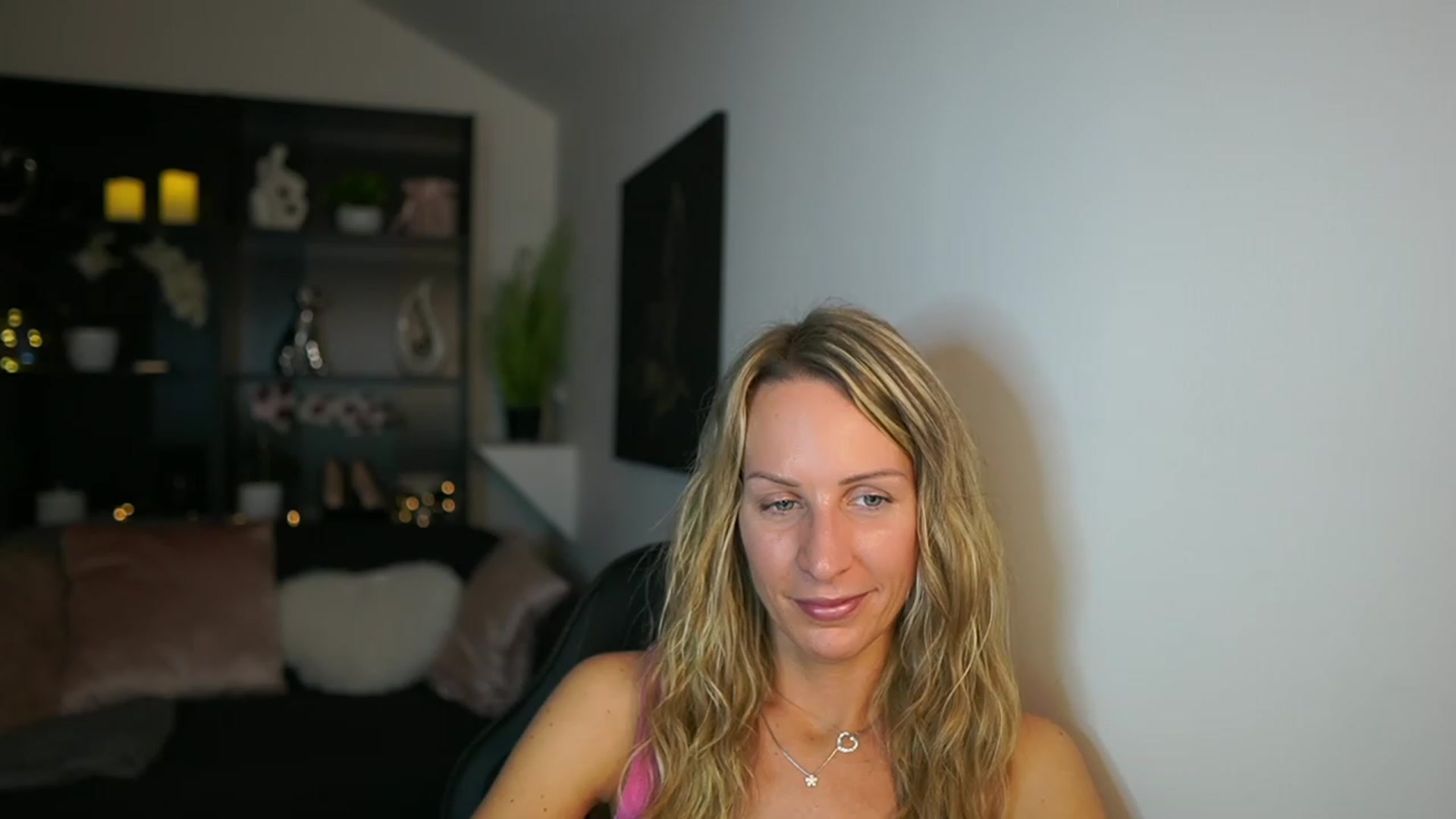 Gallery image thumbnail from Nikki__Sexx__'s myfreecams stream on, 11/09/2023, 18:44 image 7 of 20