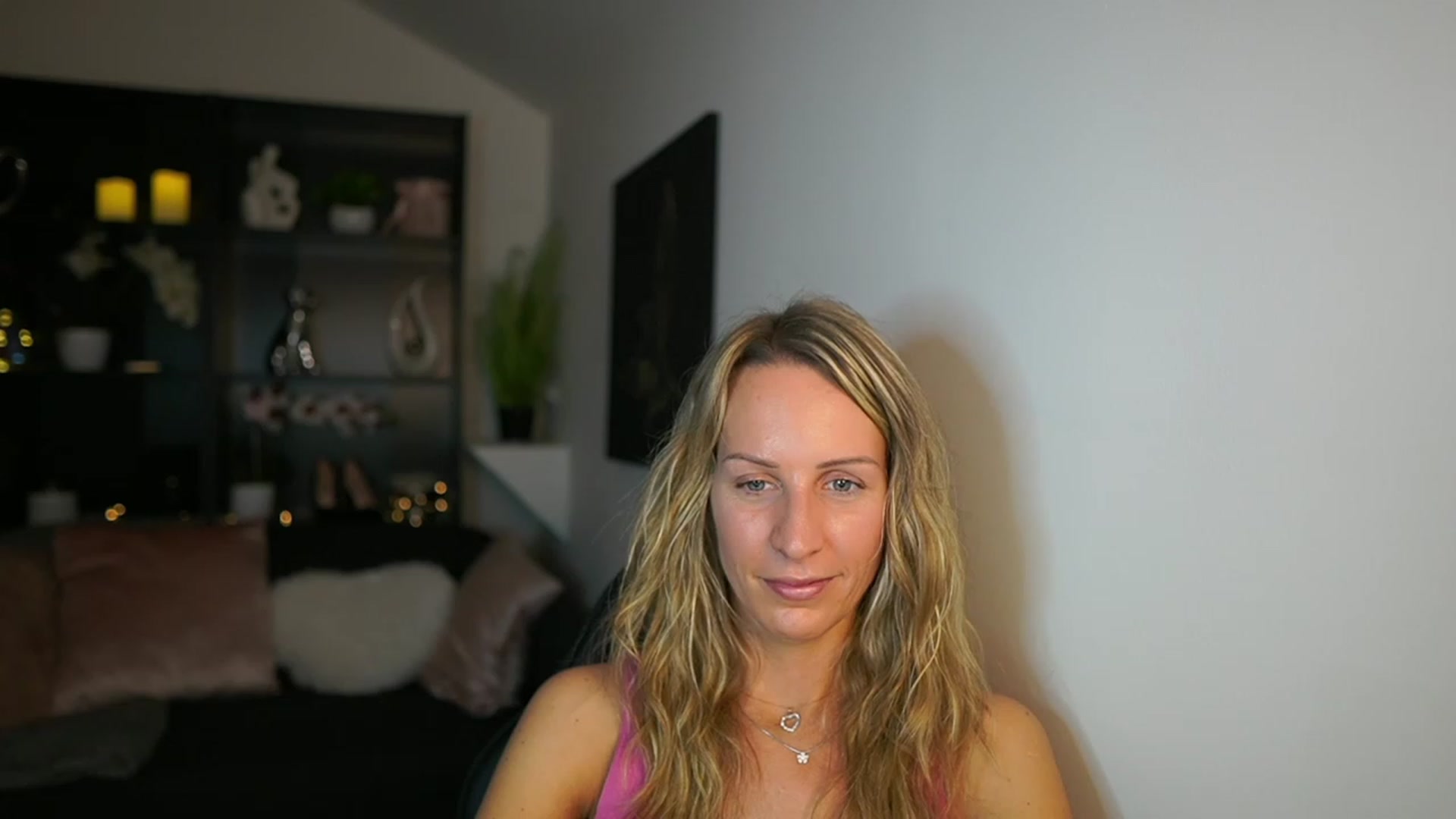Gallery image thumbnail from Nikki__Sexx__'s myfreecams stream on, 11/09/2023, 20:03 image 14 of 20