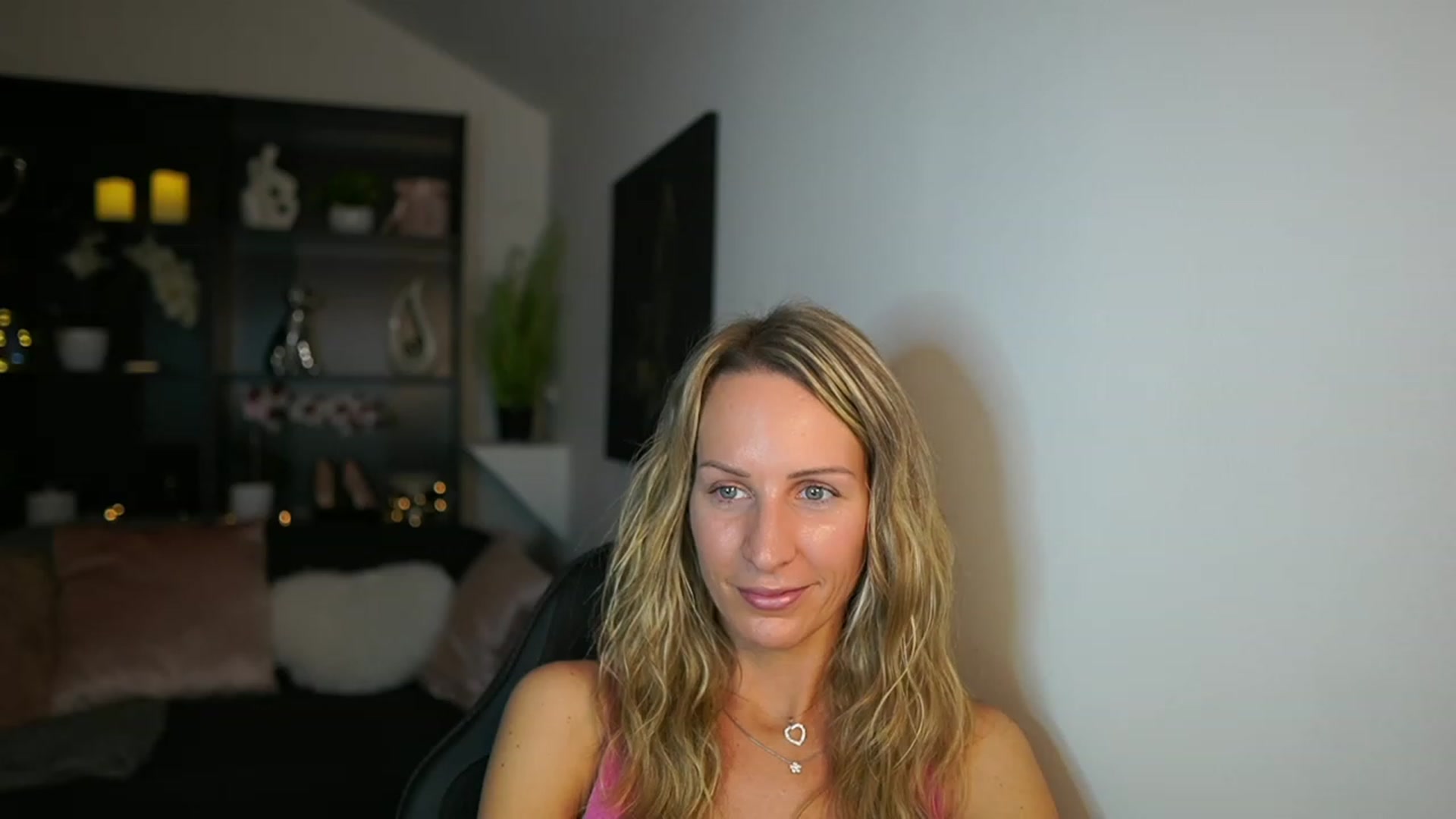 Gallery image thumbnail from Nikki__Sexx__'s myfreecams stream on, 11/09/2023, 20:03 image 1 of 20