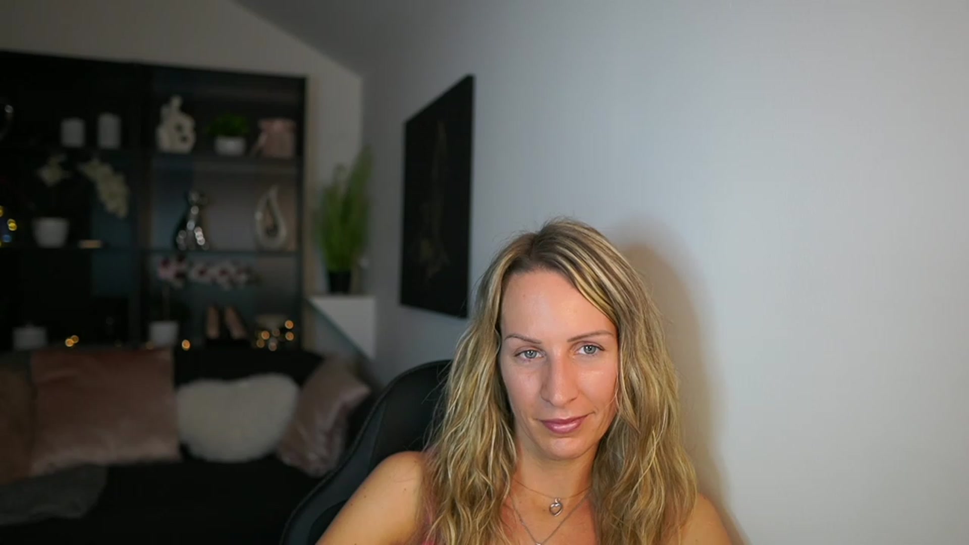 Gallery image thumbnail from Nikki__Sexx__'s myfreecams stream on, 11/09/2023, 21:09 image 19 of 20
