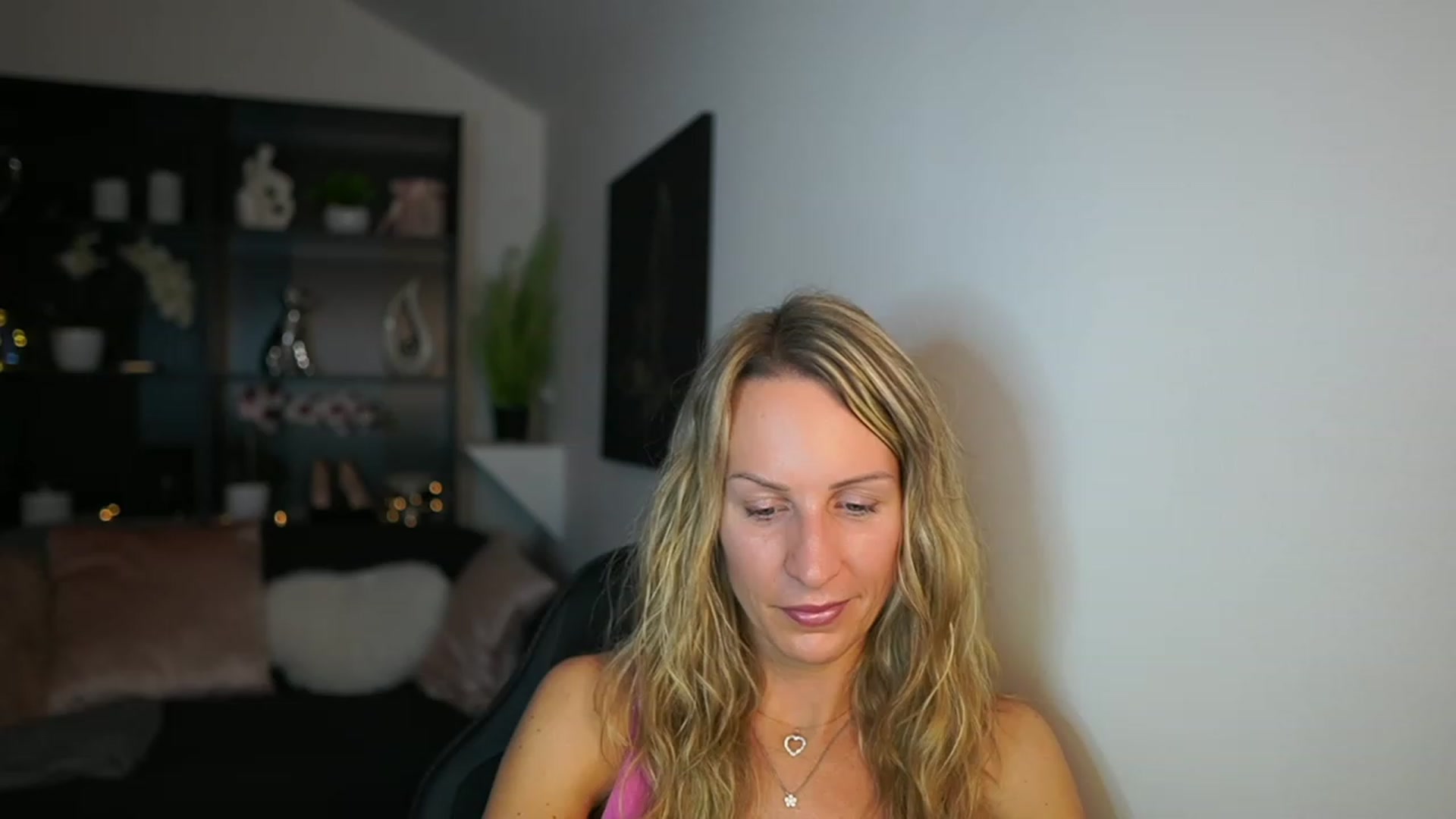 Gallery image thumbnail from Nikki__Sexx__'s myfreecams stream on, 11/09/2023, 21:09 image 1 of 20