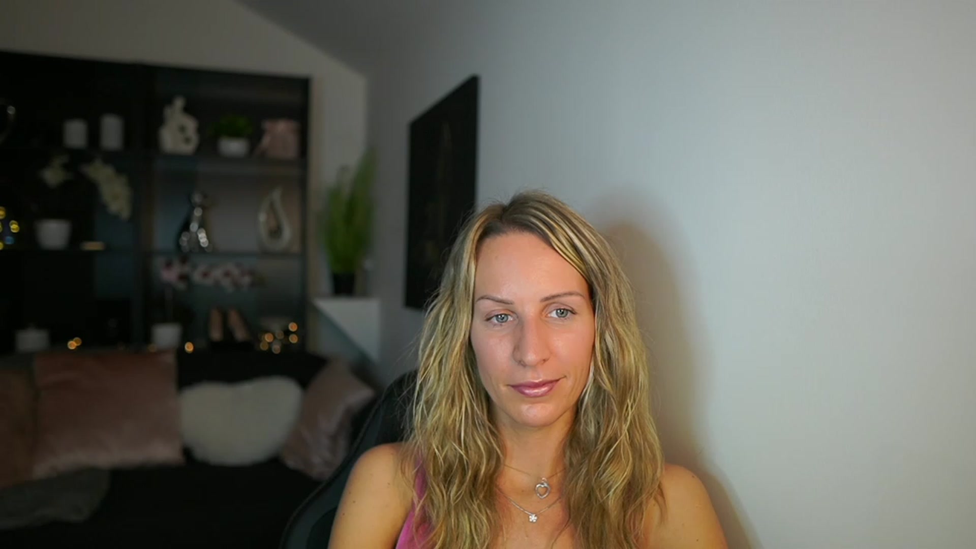 Gallery image thumbnail from Nikki__Sexx__'s myfreecams stream on, 11/09/2023, 21:09 image 8 of 20