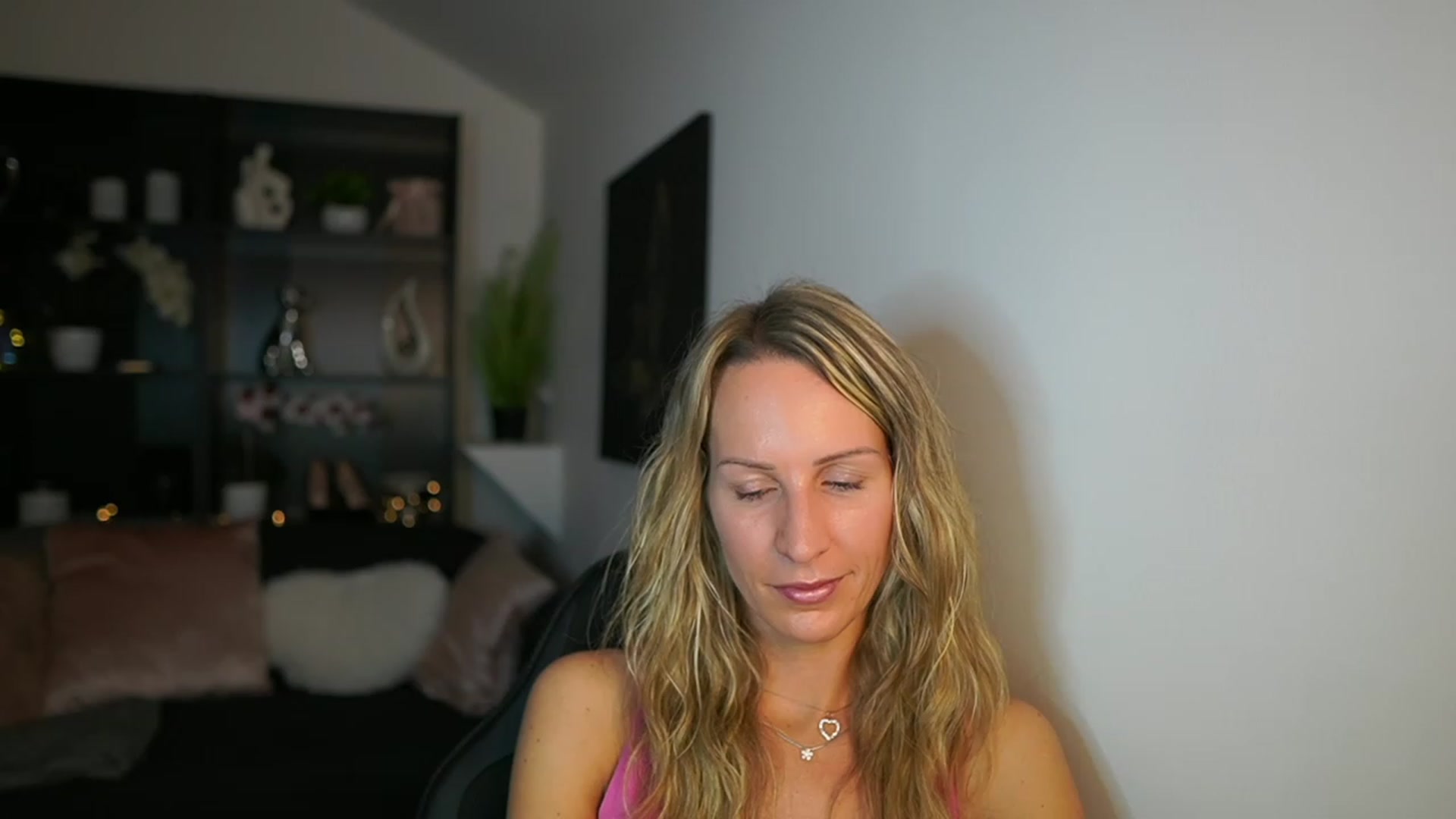 Gallery image thumbnail from Nikki__Sexx__'s myfreecams stream on, 11/09/2023, 21:09 image 12 of 20