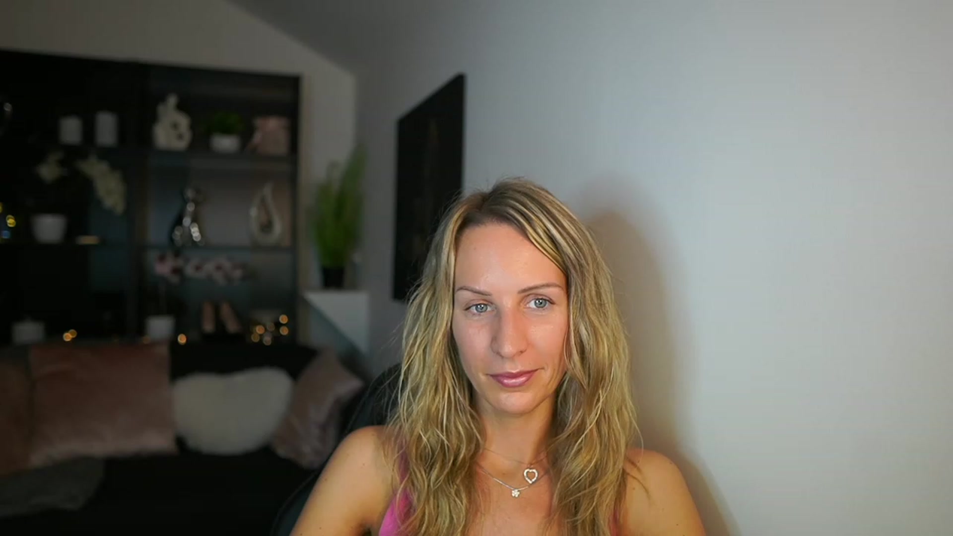Gallery image thumbnail from Nikki__Sexx__'s myfreecams stream on, 11/09/2023, 21:09 image 9 of 20