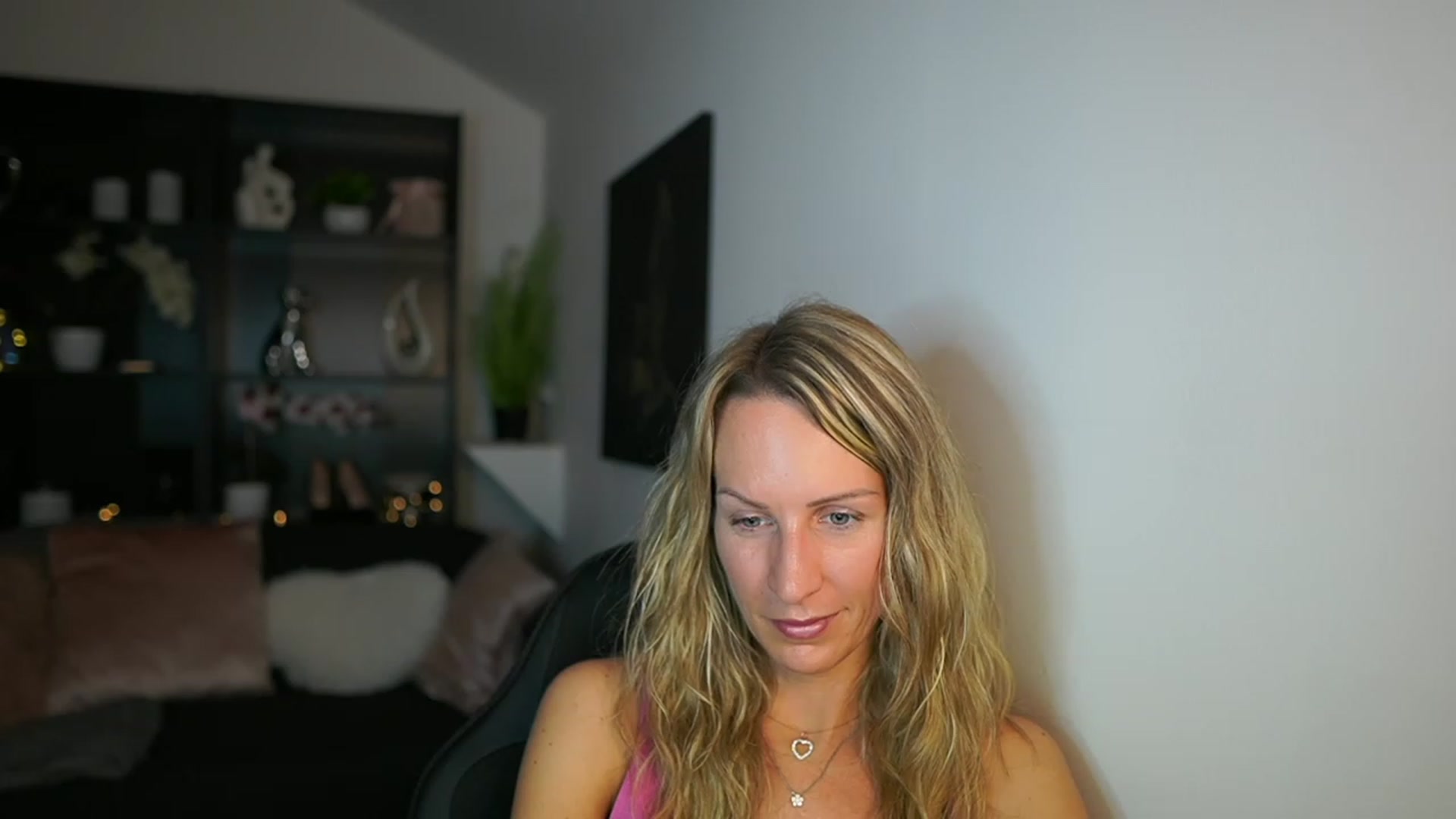 Gallery image thumbnail from Nikki__Sexx__'s myfreecams stream on, 11/09/2023, 21:09 image 4 of 20
