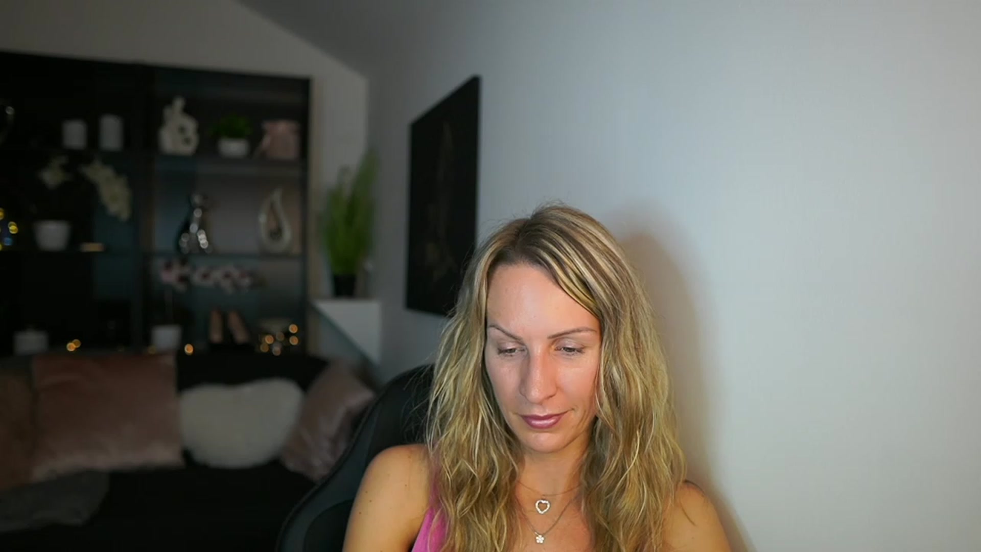 Gallery image thumbnail from Nikki__Sexx__'s myfreecams stream on, 11/09/2023, 21:09 image 5 of 20