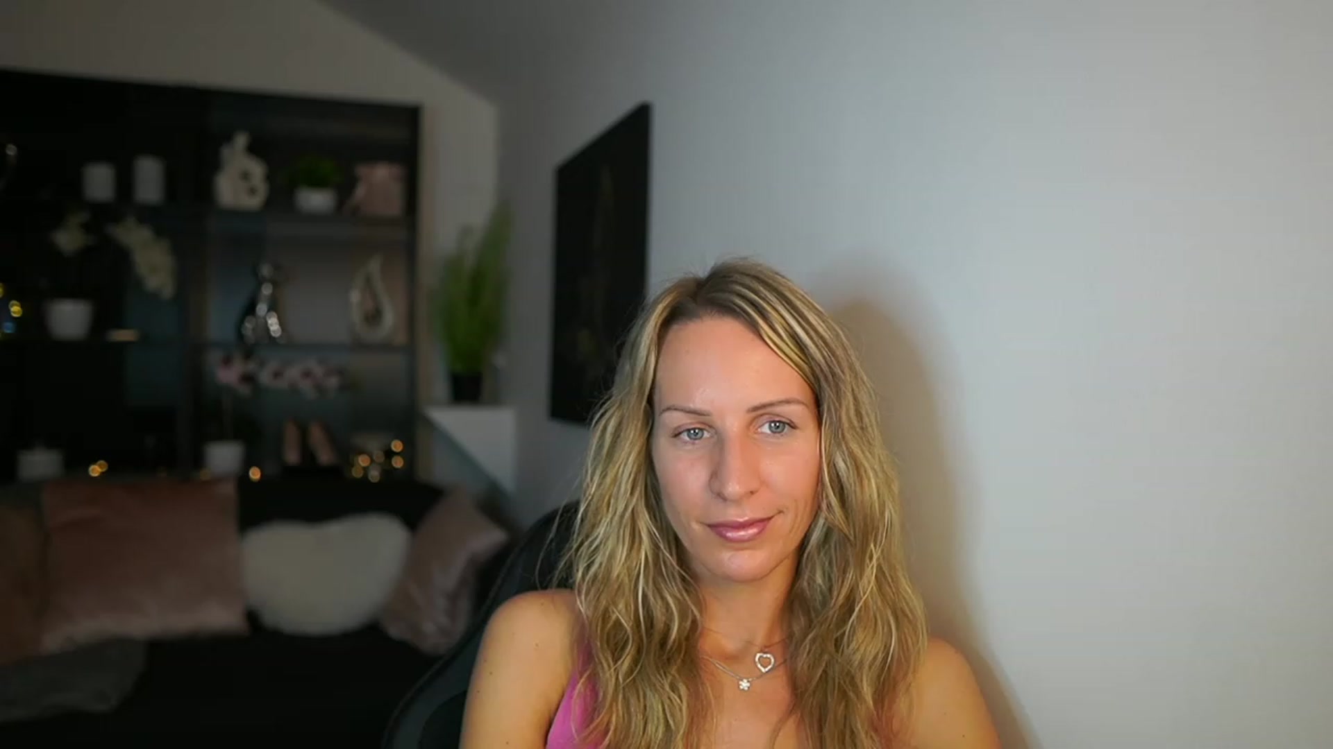 Gallery image thumbnail from Nikki__Sexx__'s myfreecams stream on, 11/09/2023, 21:09 image 13 of 20