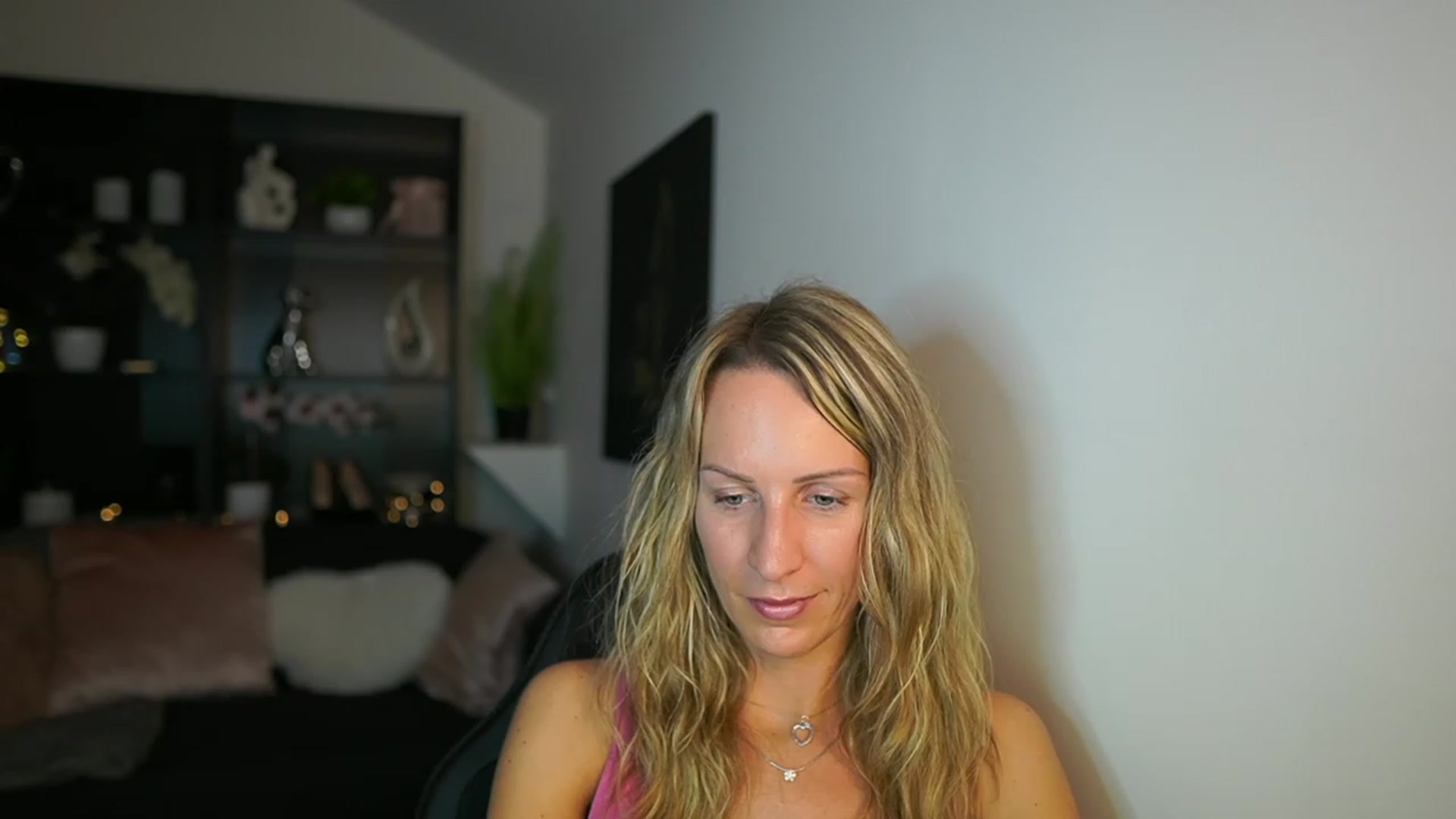 Gallery image thumbnail from Nikki__Sexx__'s myfreecams stream on, 11/09/2023, 21:09 image 7 of 20