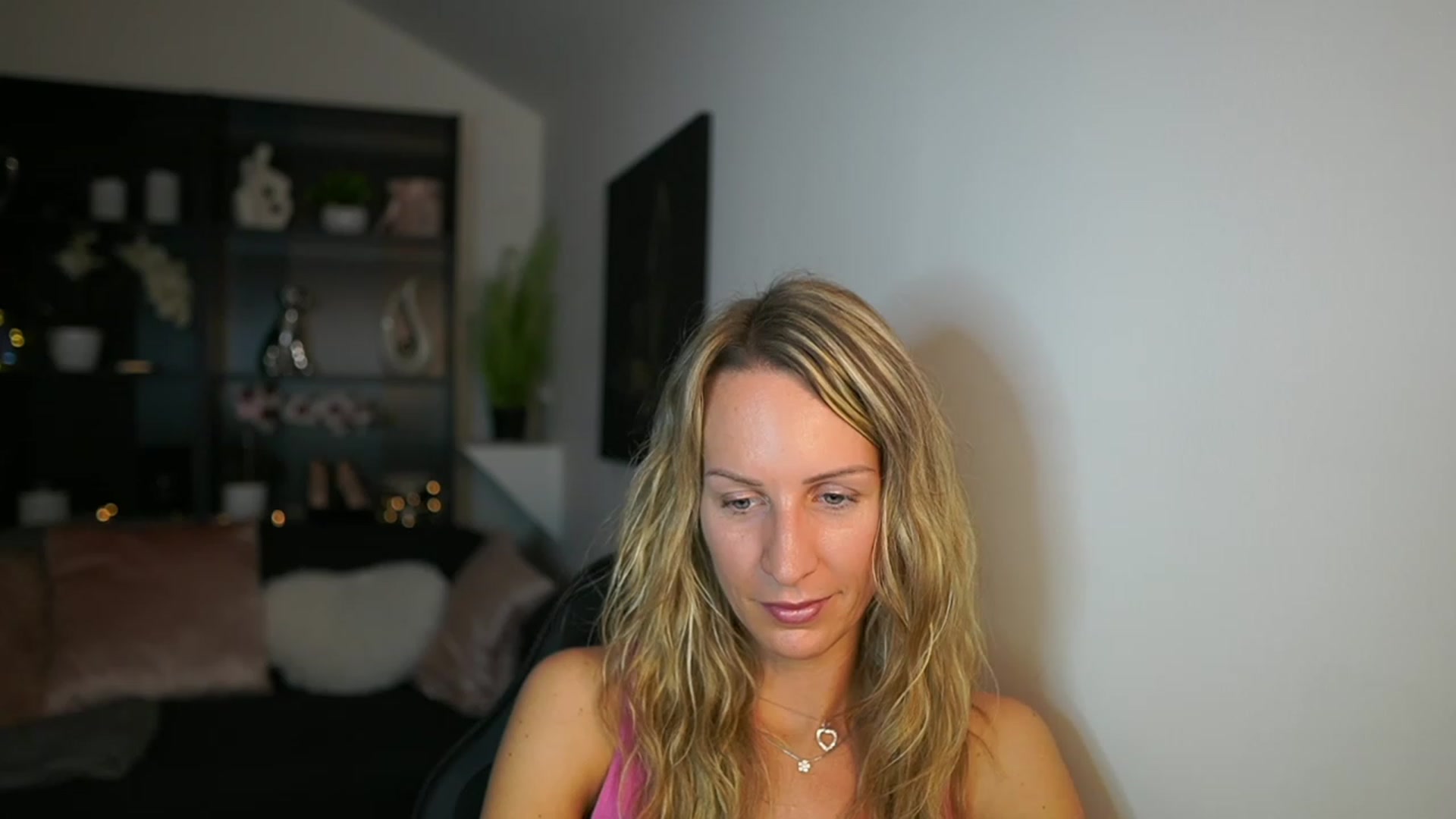 Gallery image thumbnail from Nikki__Sexx__'s myfreecams stream on, 11/09/2023, 21:09 image 10 of 20