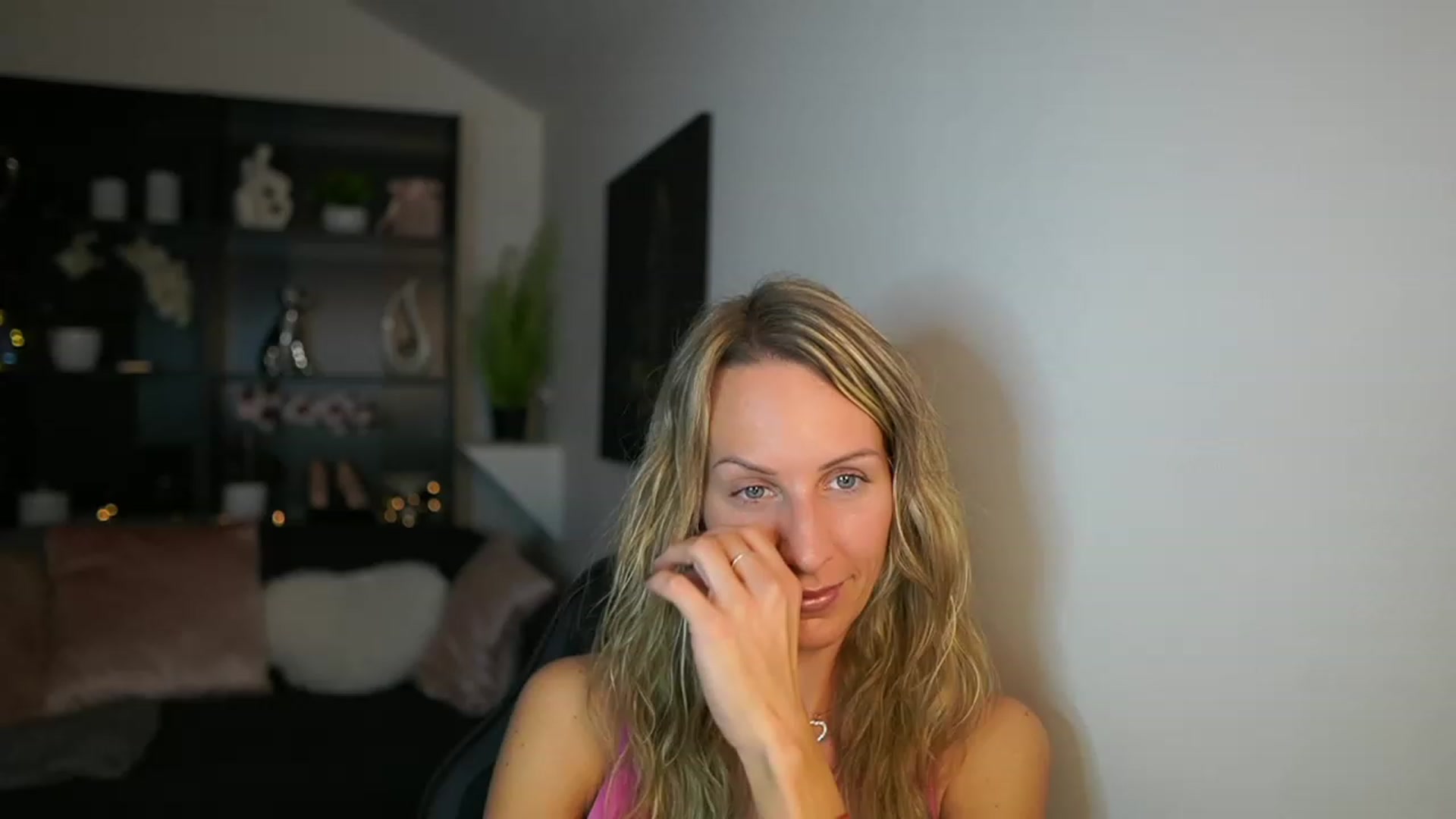 Gallery image thumbnail from Nikki__Sexx__'s myfreecams stream on, 11/09/2023, 21:09 image 11 of 20