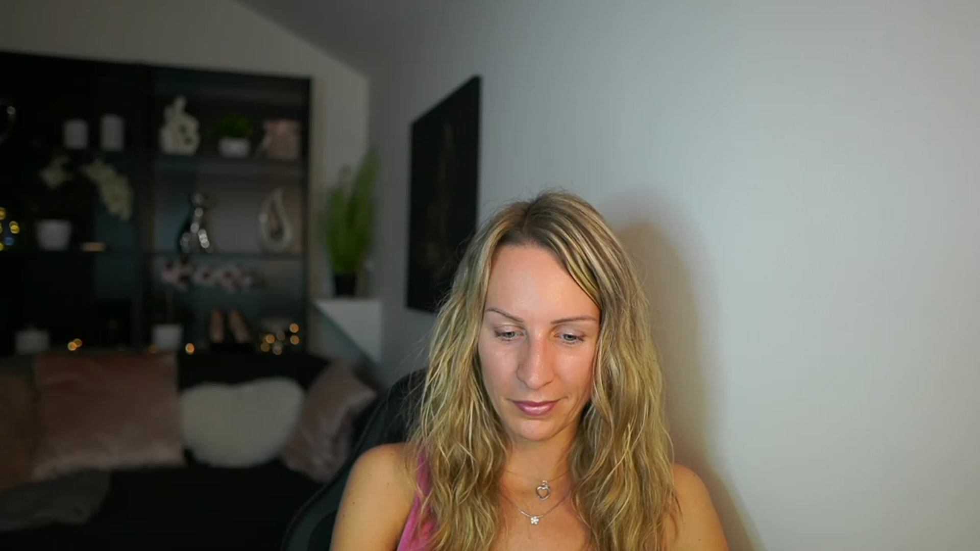 Gallery image thumbnail from Nikki__Sexx__'s myfreecams stream on, 11/09/2023, 21:09 image 6 of 20