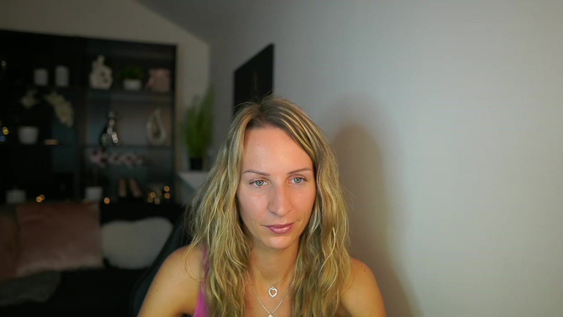 Gallery image thumbnail from Nikki__Sexx__'s myfreecams stream on, 11/09/2023, 23:09 image 6 of 20
