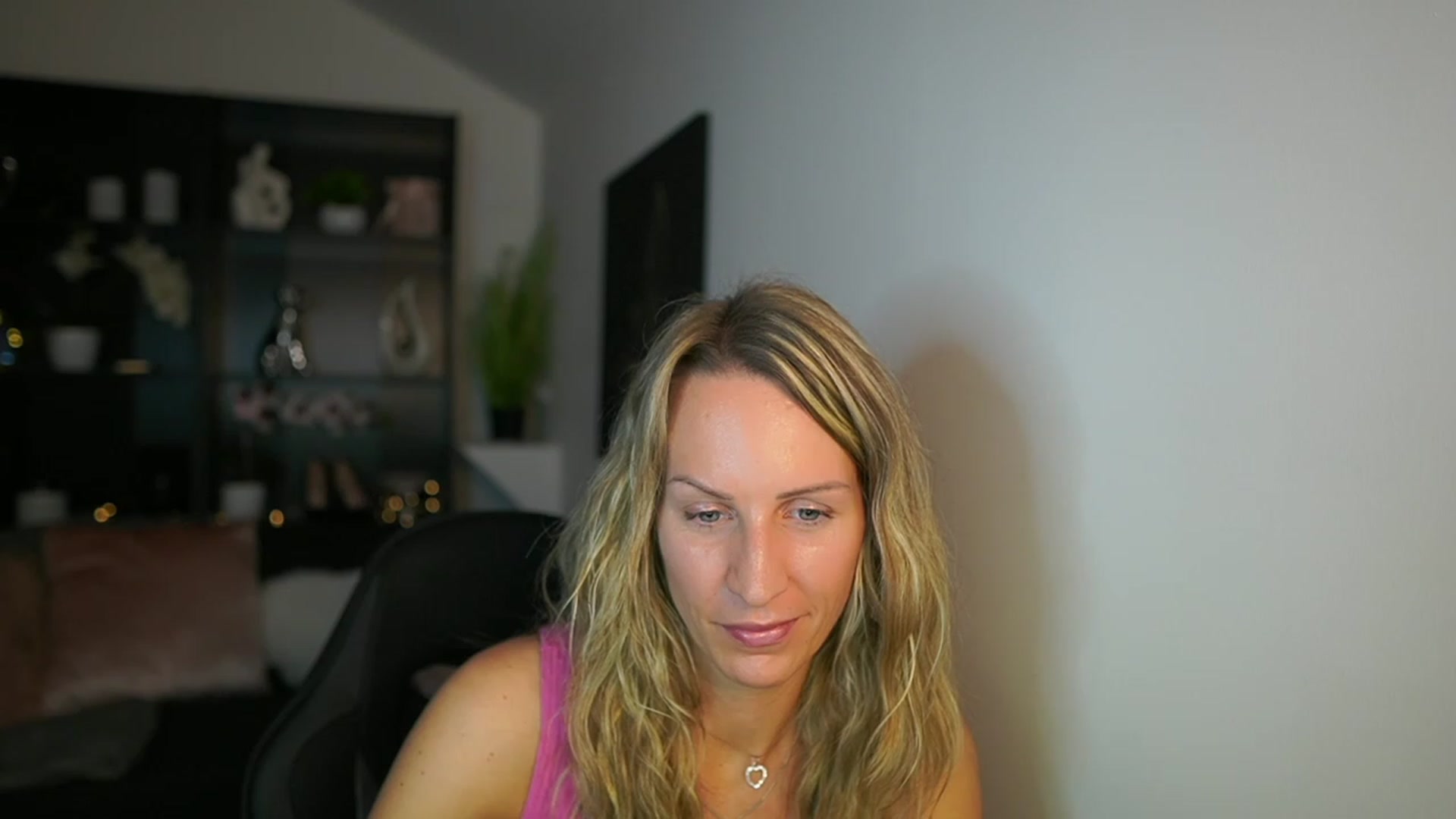 Gallery image thumbnail from Nikki__Sexx__'s myfreecams stream on, 11/09/2023, 23:09 image 17 of 20