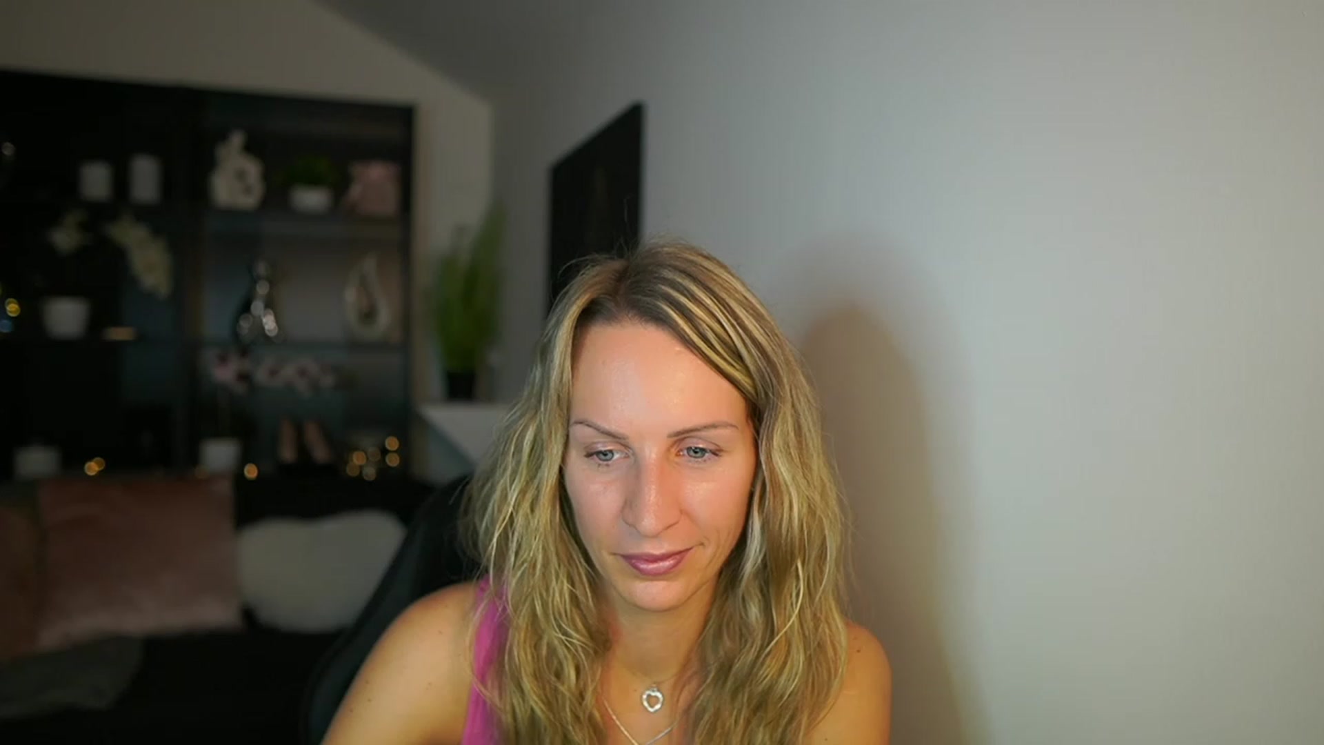 Gallery image thumbnail from Nikki__Sexx__'s myfreecams stream on, 11/09/2023, 23:09 image 9 of 20