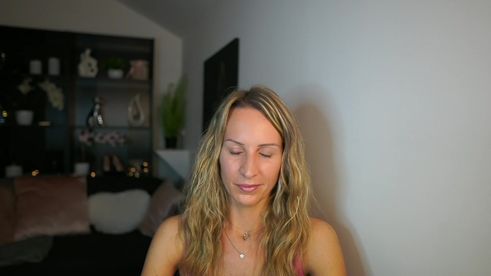 Gallery image thumbnail from Nikki__Sexx__'s myfreecams stream on, 11/09/2023, 23:09 image 19 of 20