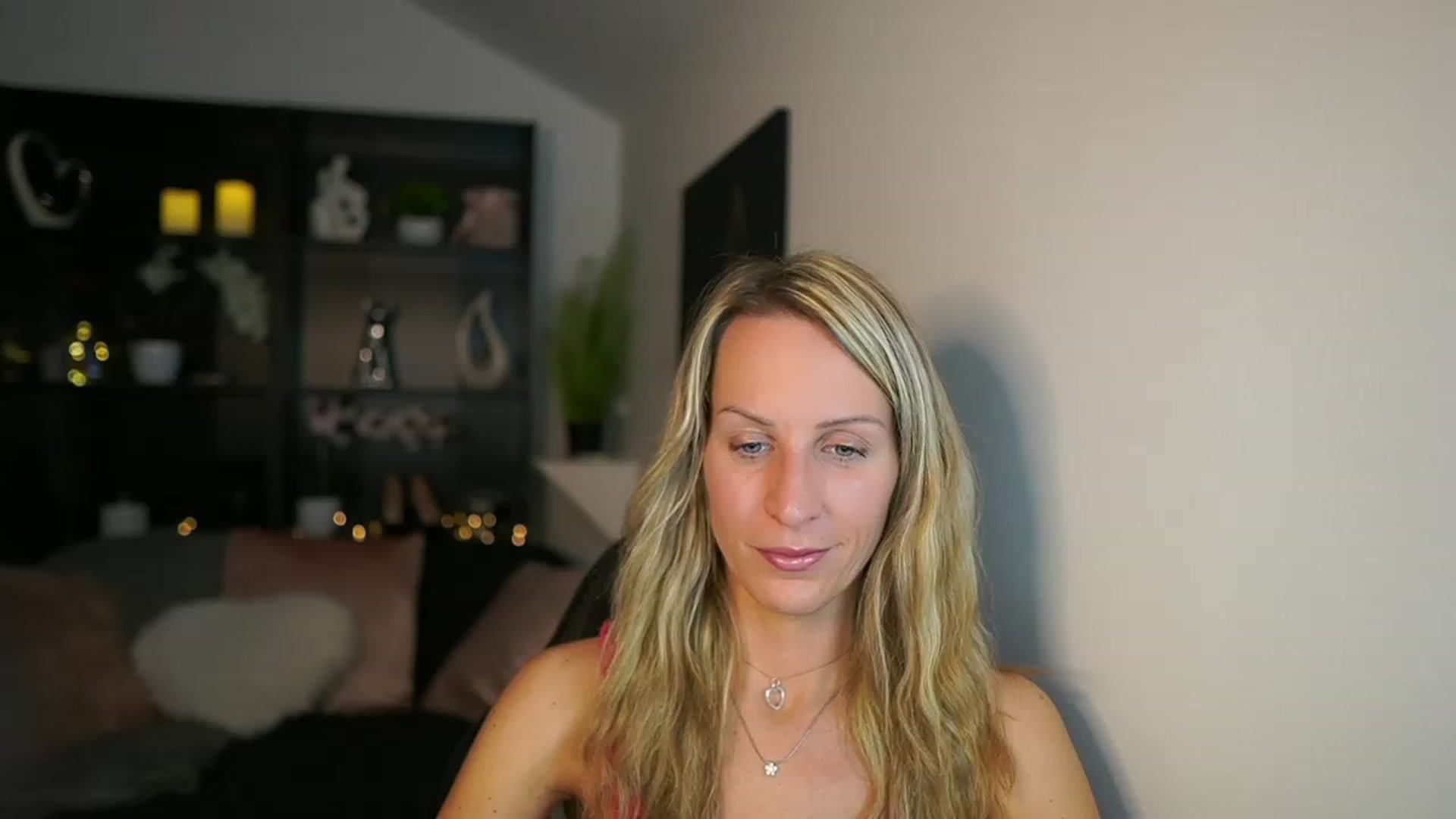 Gallery image thumbnail from Nikki__Sexx__'s myfreecams stream on, 11/14/2023, 19:22 image 8 of 20