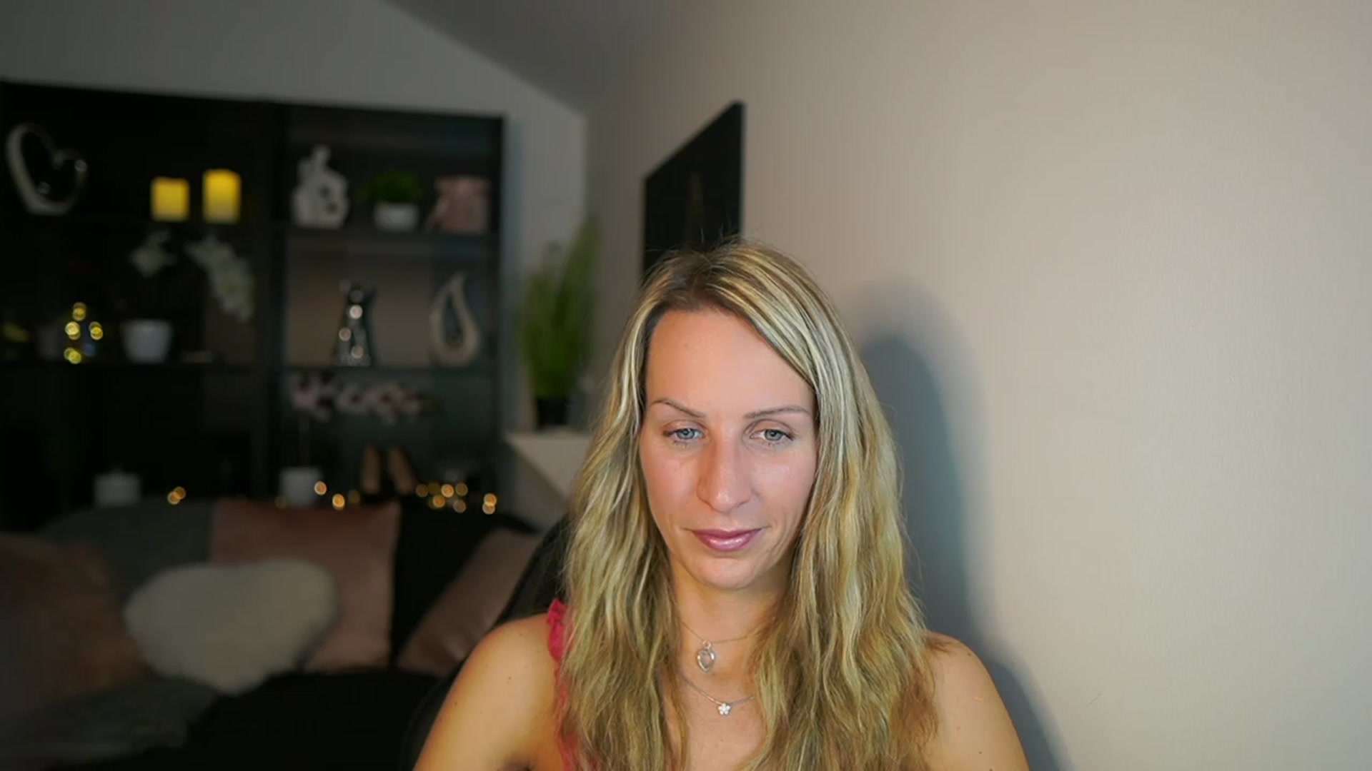 Gallery image thumbnail from Nikki__Sexx__'s myfreecams stream on, 11/14/2023, 19:22 image 18 of 20