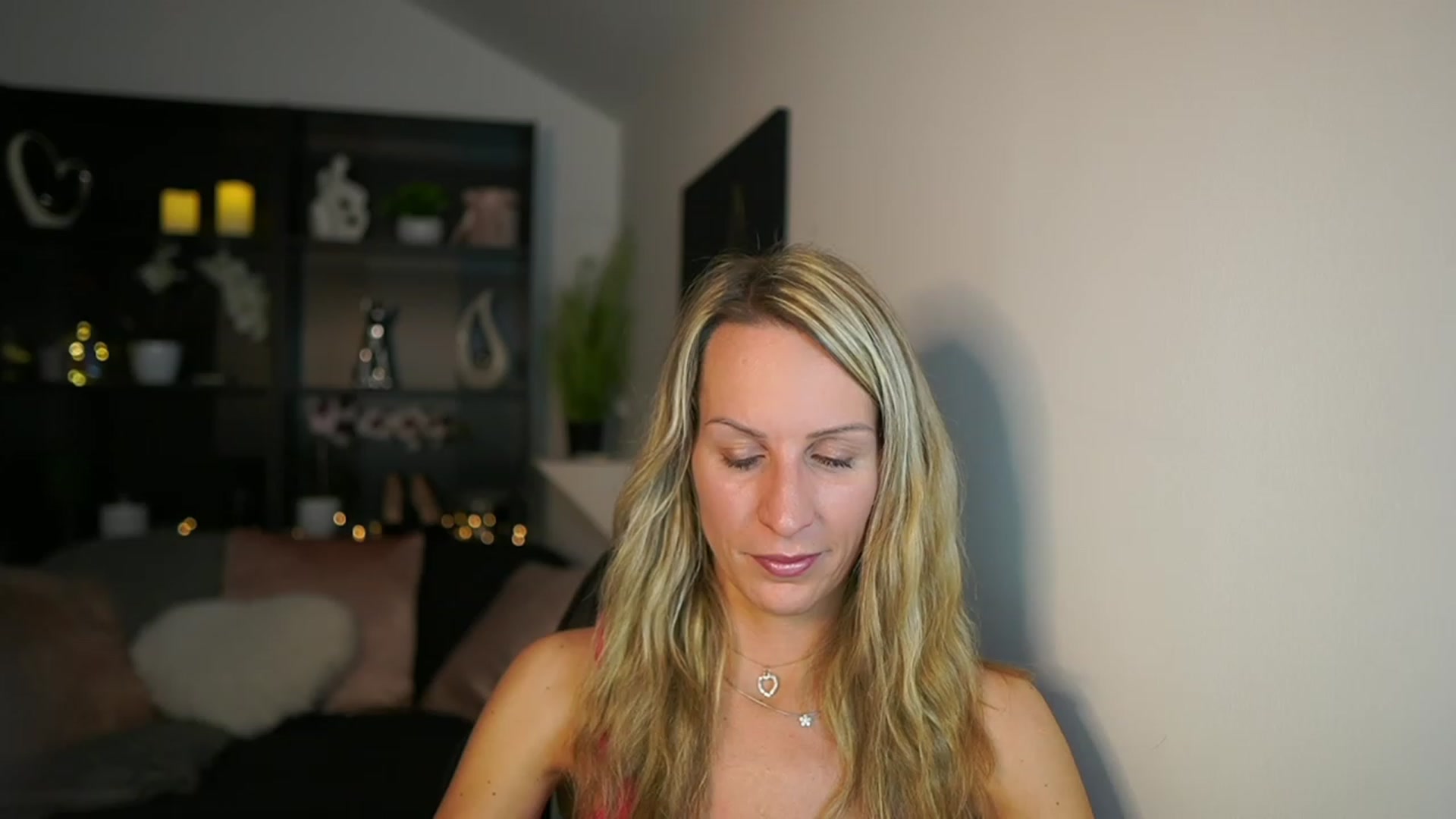 Gallery image thumbnail from Nikki__Sexx__'s myfreecams stream on, 11/14/2023, 19:22 image 7 of 20