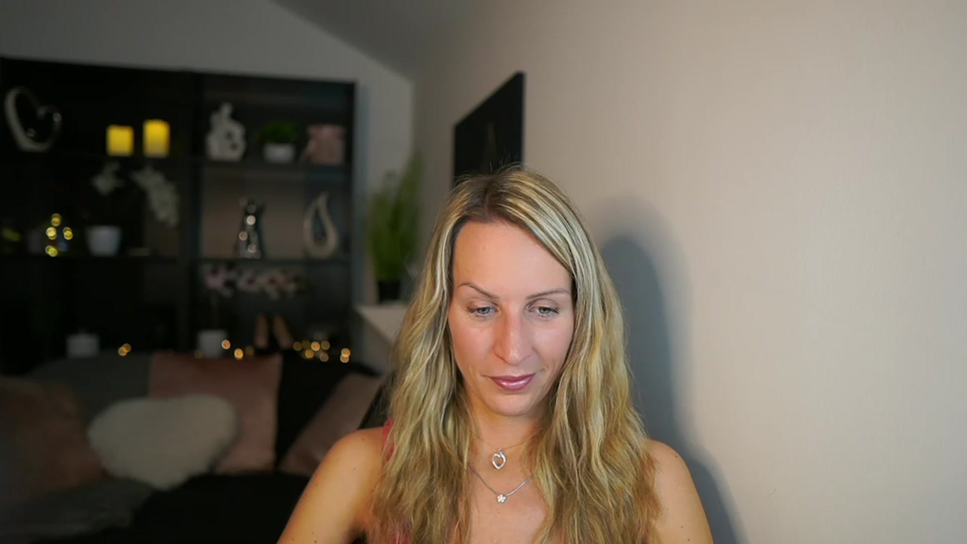 Gallery image thumbnail from Nikki__Sexx__'s myfreecams stream on, 11/14/2023, 19:22 image 11 of 20