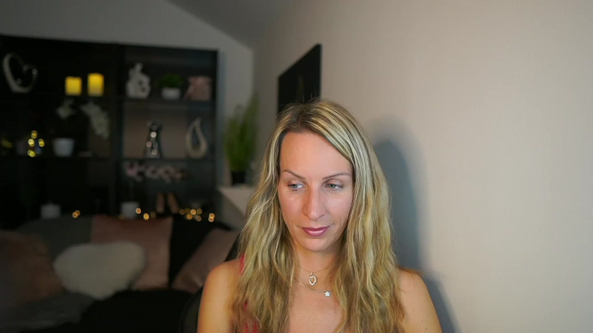 Gallery image thumbnail from Nikki__Sexx__'s myfreecams stream on, 11/14/2023, 19:22 image 6 of 20