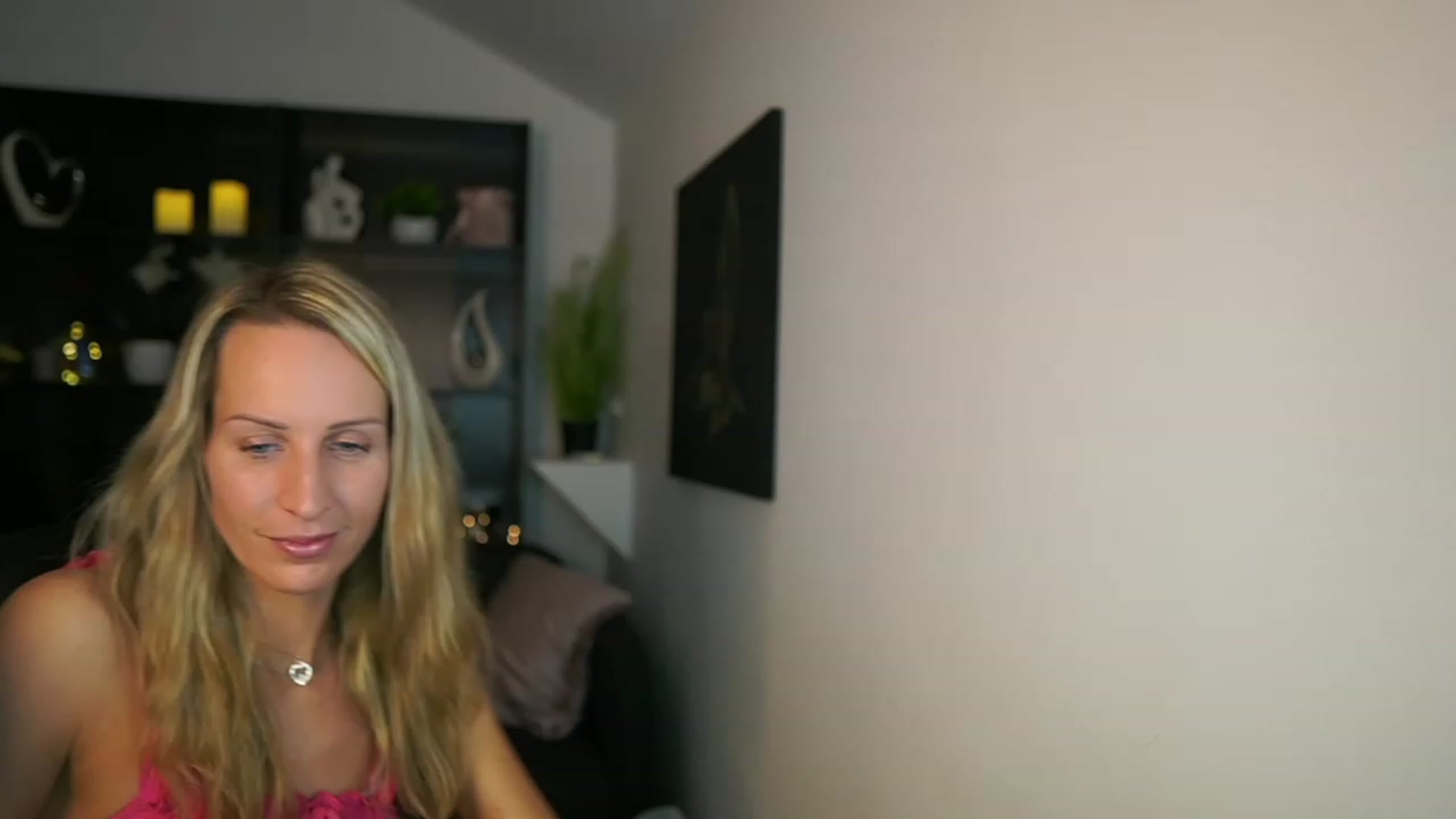Gallery image thumbnail from Nikki__Sexx__'s myfreecams stream on, 11/15/2023, 24:06 image 1 of 20