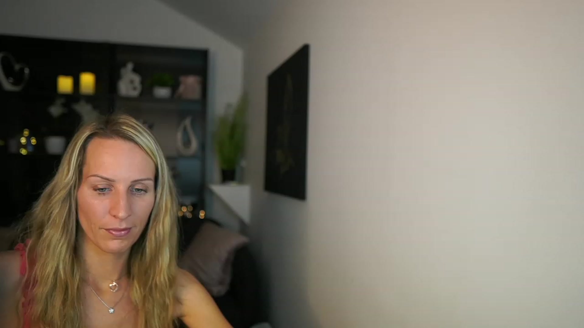 Gallery image thumbnail from Nikki__Sexx__'s myfreecams stream on, 11/15/2023, 24:06 image 5 of 20