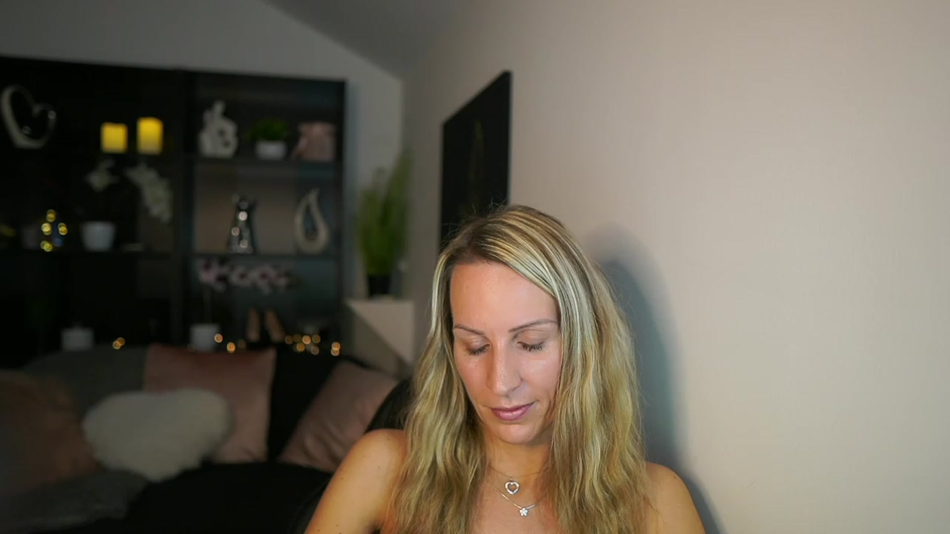 Gallery image thumbnail from Nikki__Sexx__'s myfreecams stream on, 11/15/2023, 24:06 image 3 of 20