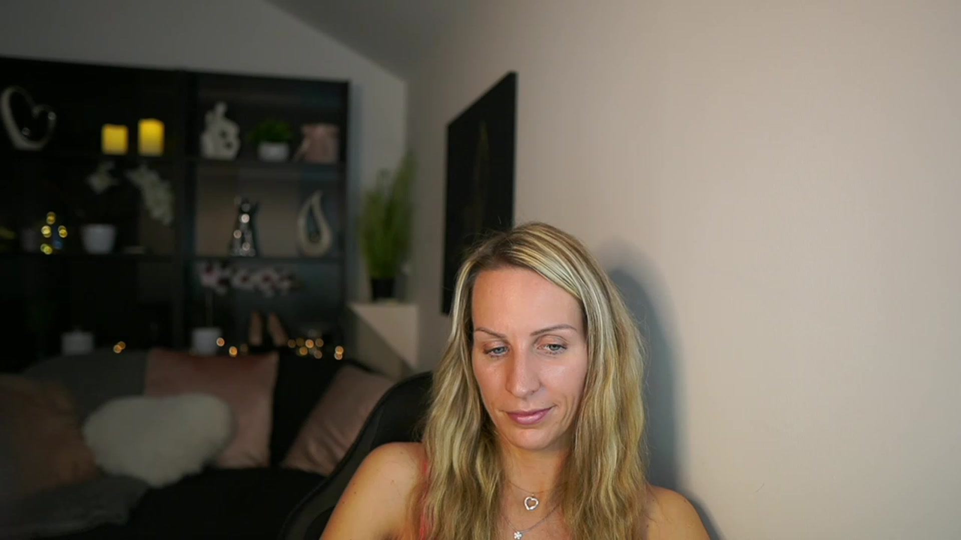 Gallery image thumbnail from Nikki__Sexx__'s myfreecams stream on, 11/15/2023, 24:06 image 4 of 20